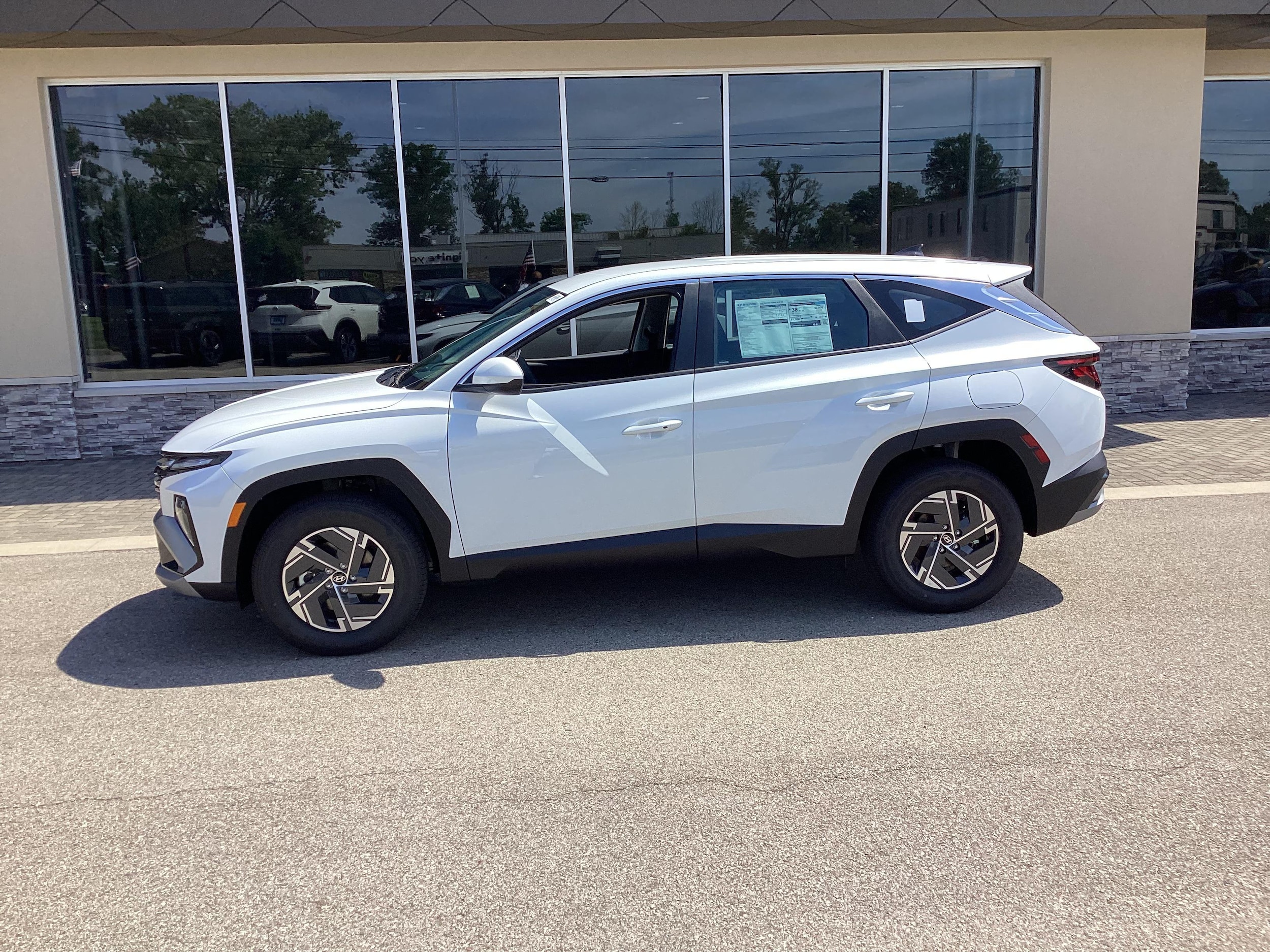 2026 Hyundai Tucson Hybrid Blue, photo 3 of 12