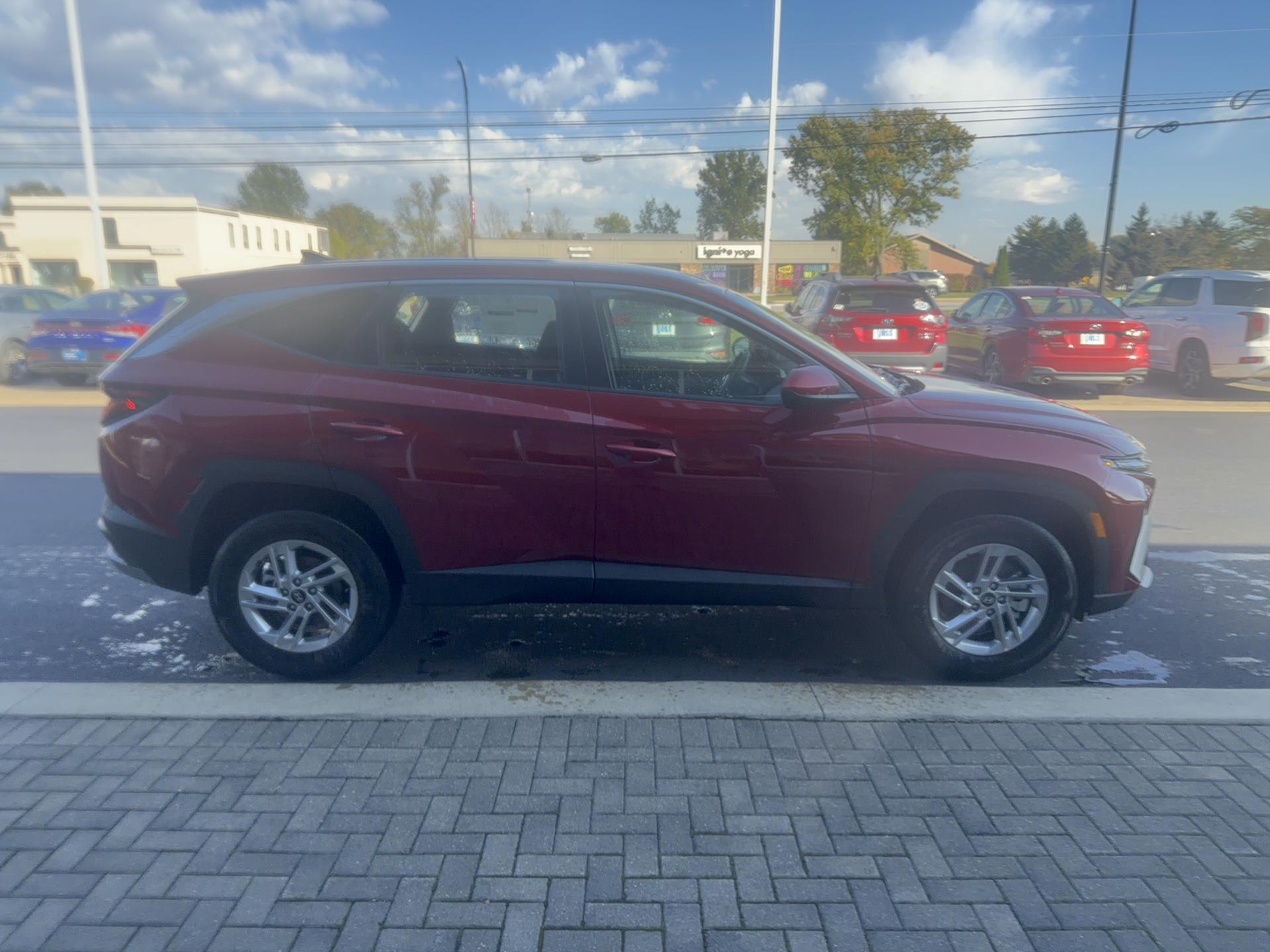 2026 Hyundai Tucson SE AWD, photo 5 of 12