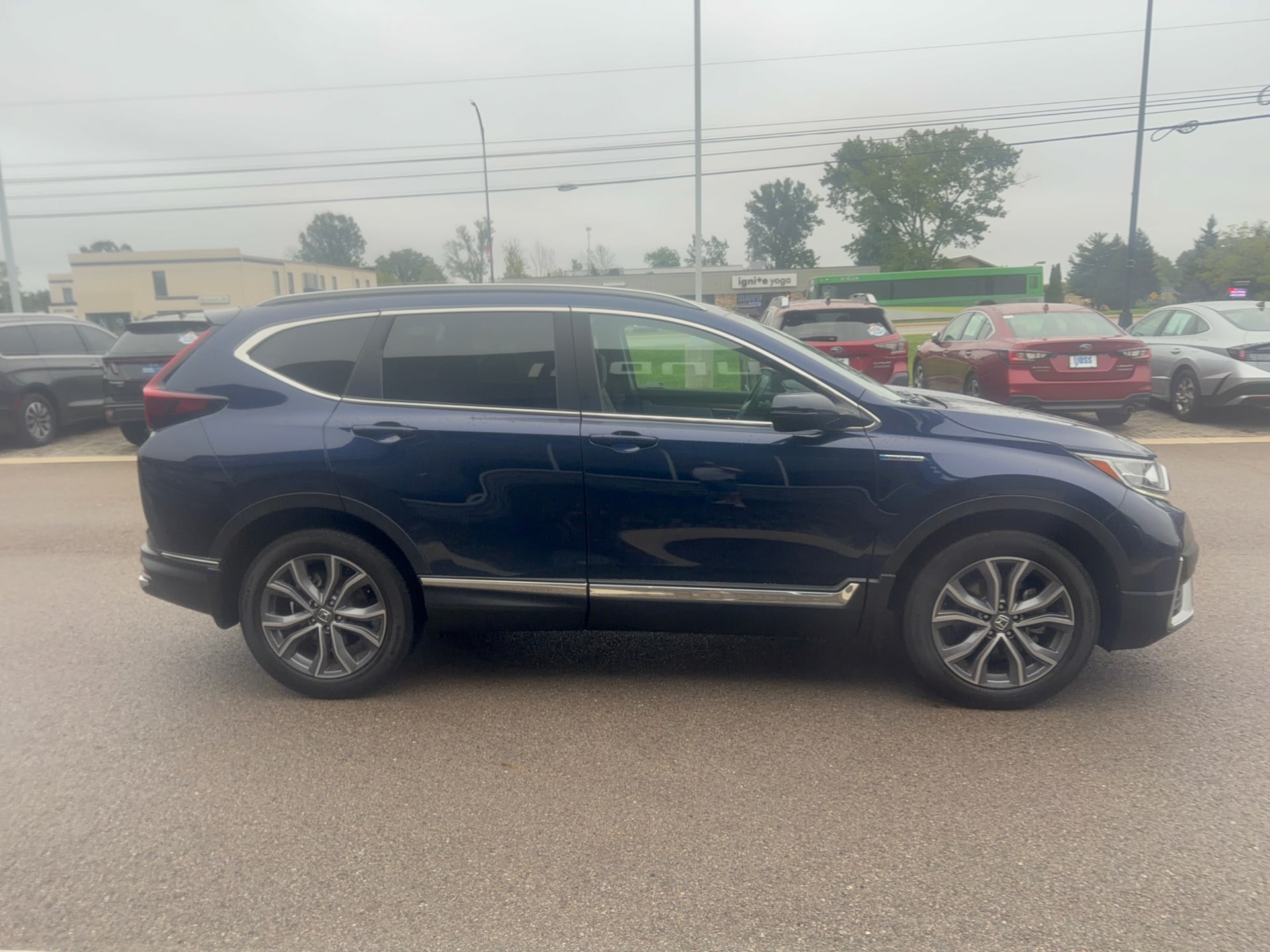 2021 Honda CR-V Hybrid Touring, photo 2 of 12