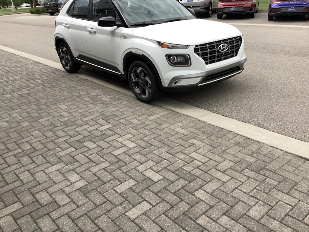 New 2026 Hyundai Venue SEL w/Two-Tone Roof