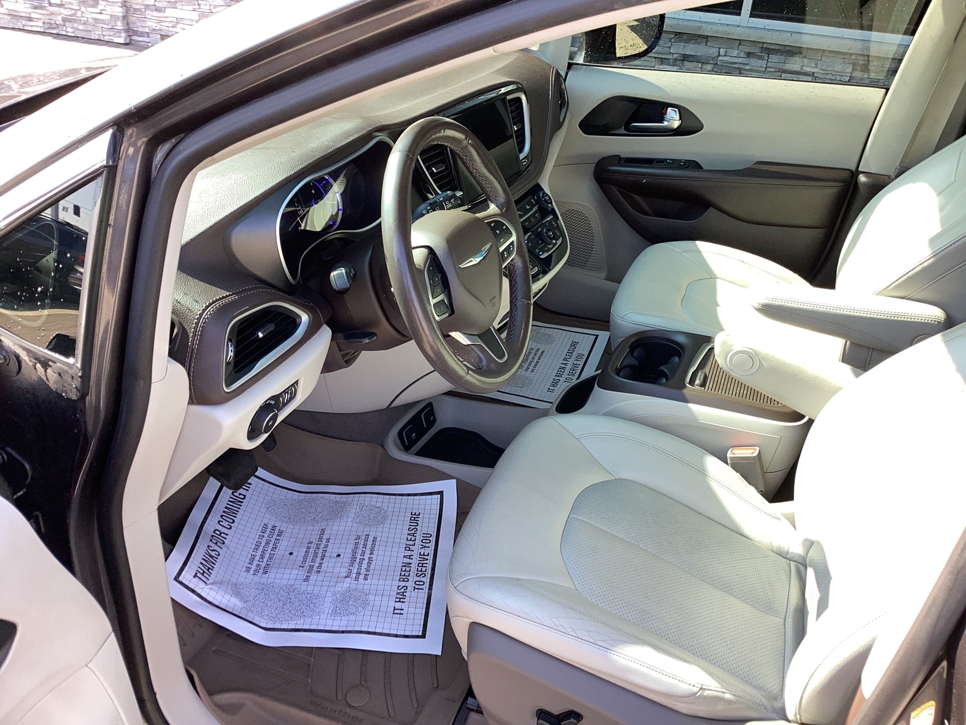 2021 Chrysler Pacifica Hybrid Touring L - Photo 10