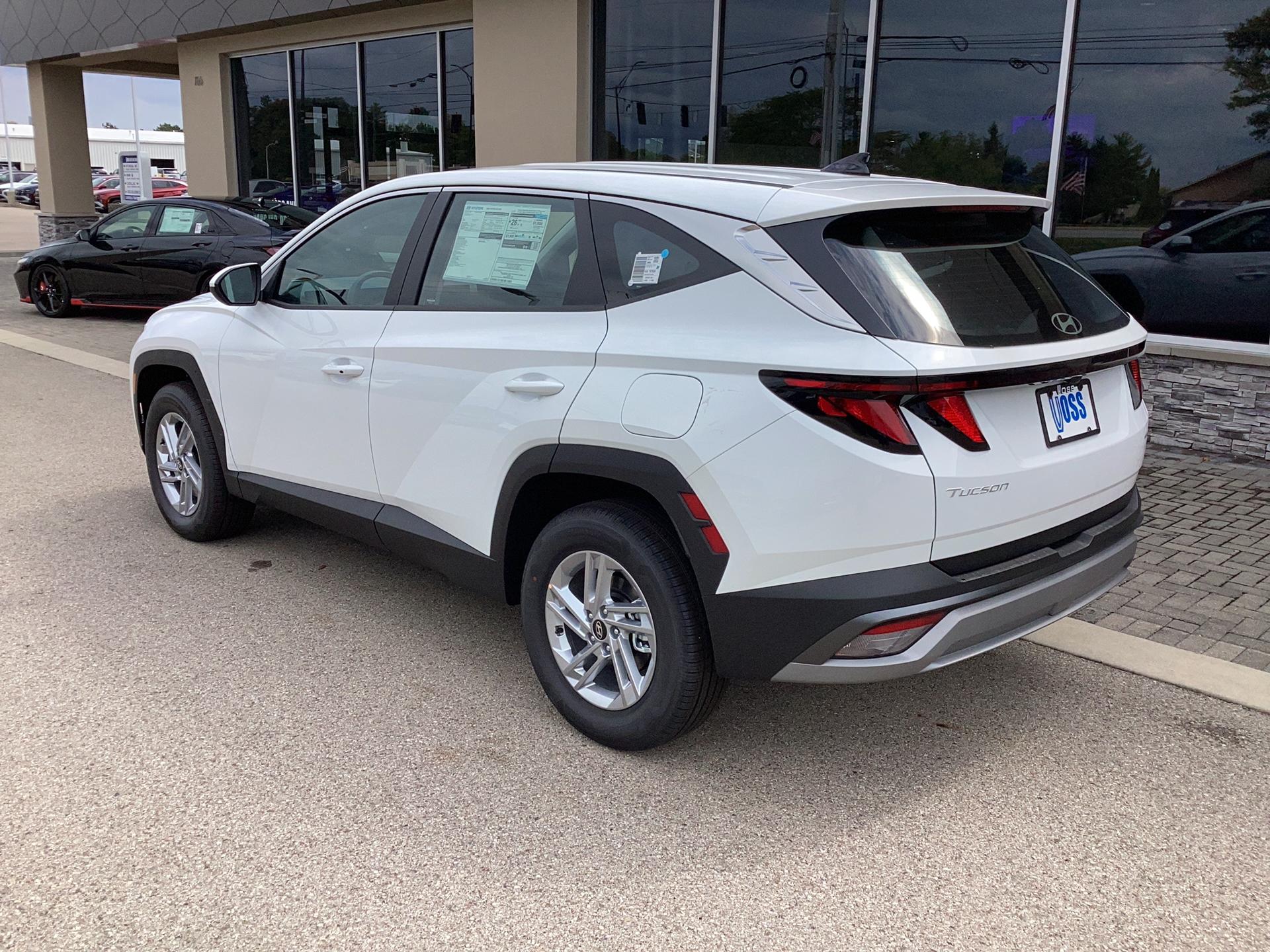 2026 Hyundai Tucson SE AWD, photo 8 of 12