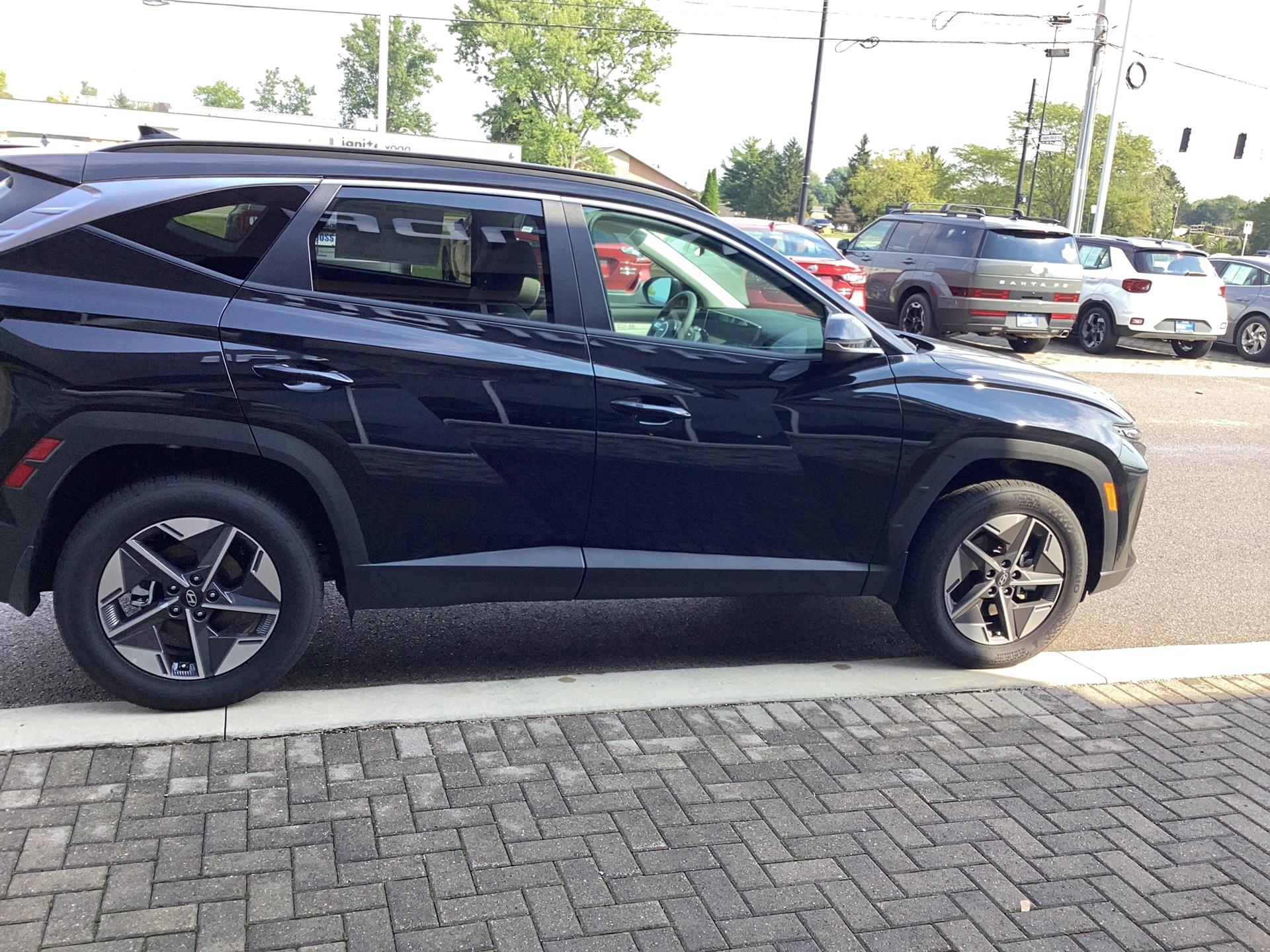 2026 Hyundai Tucson SEL Premium AWD, photo 5 of 12