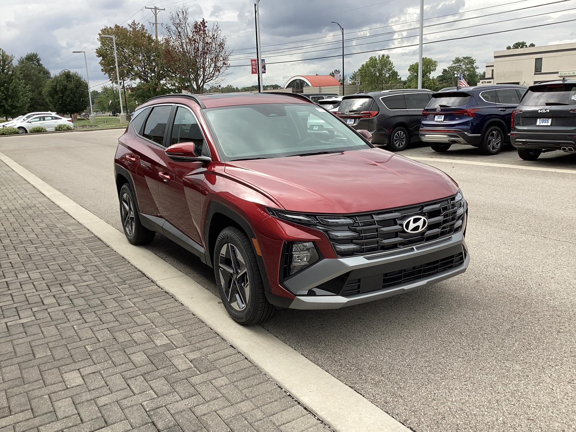 2026 Hyundai Tucson SEL Premium AWD, photo 2 of 12