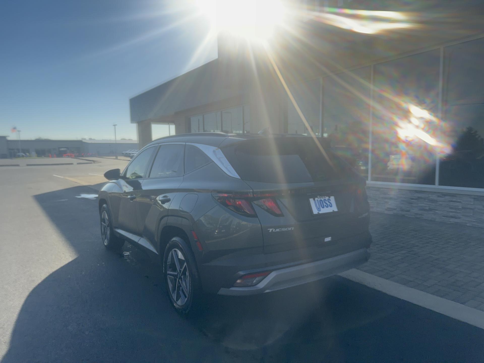 2026 Hyundai Tucson Hybrid SEL AWD, photo 8 of 12
