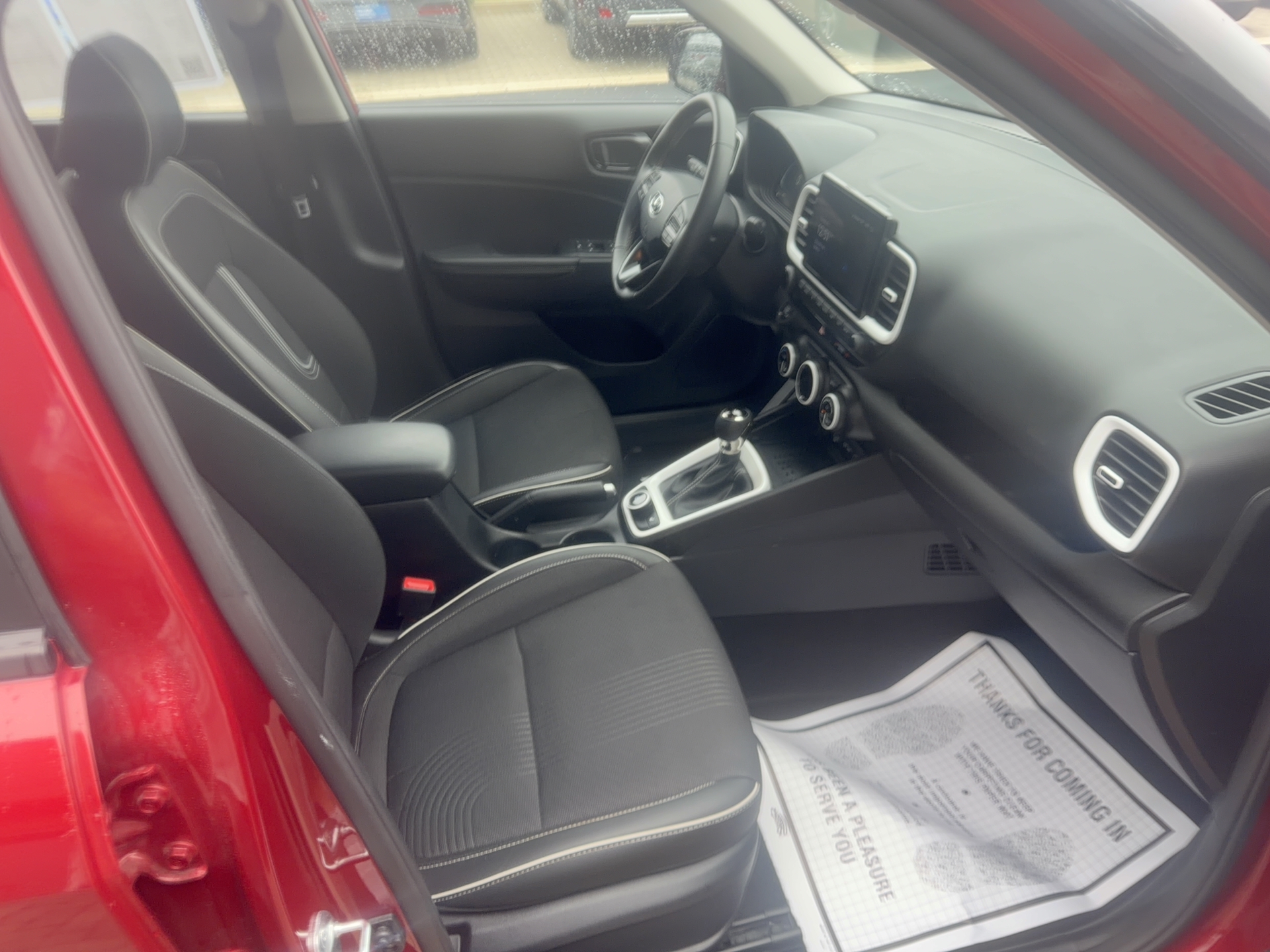 2024 Hyundai Venue Limited, photo 11 of 12