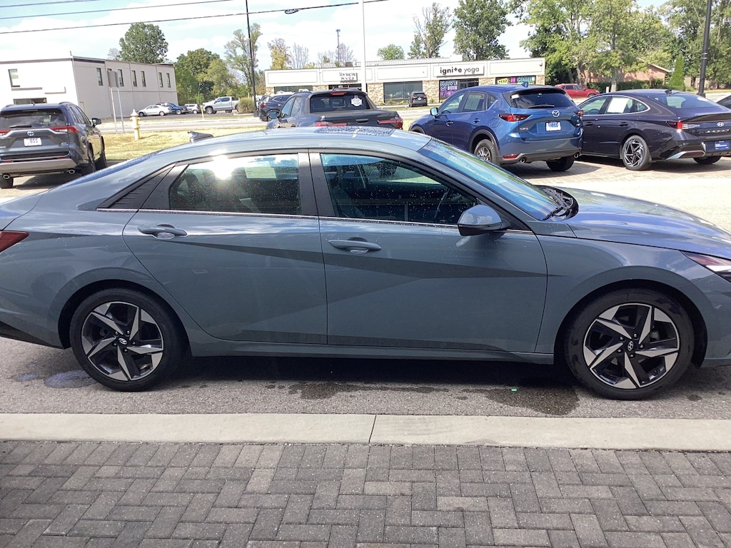 Used 2023 Hyundai Elantra Limited