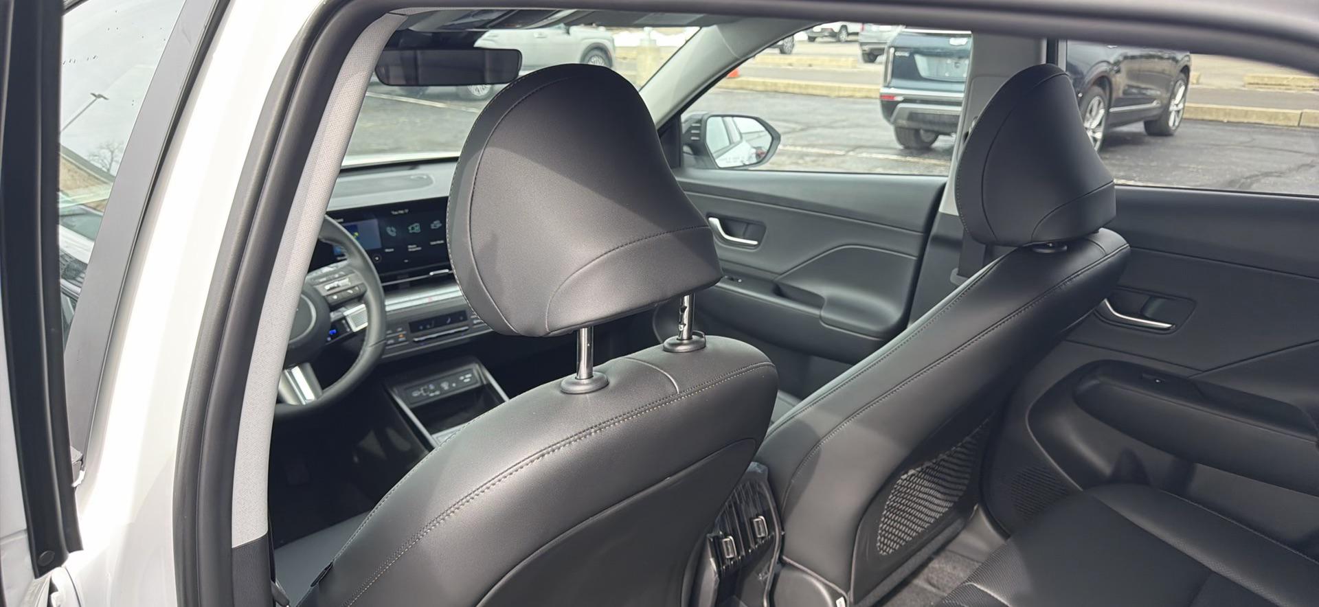 2026 Hyundai Kona SEL Premium - Photo 13