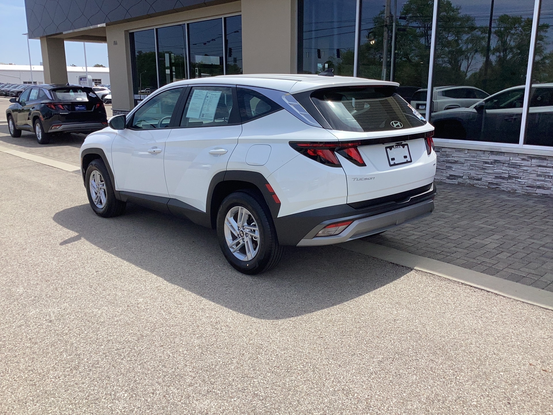 2026 Hyundai Tucson SE, photo 6 of 12