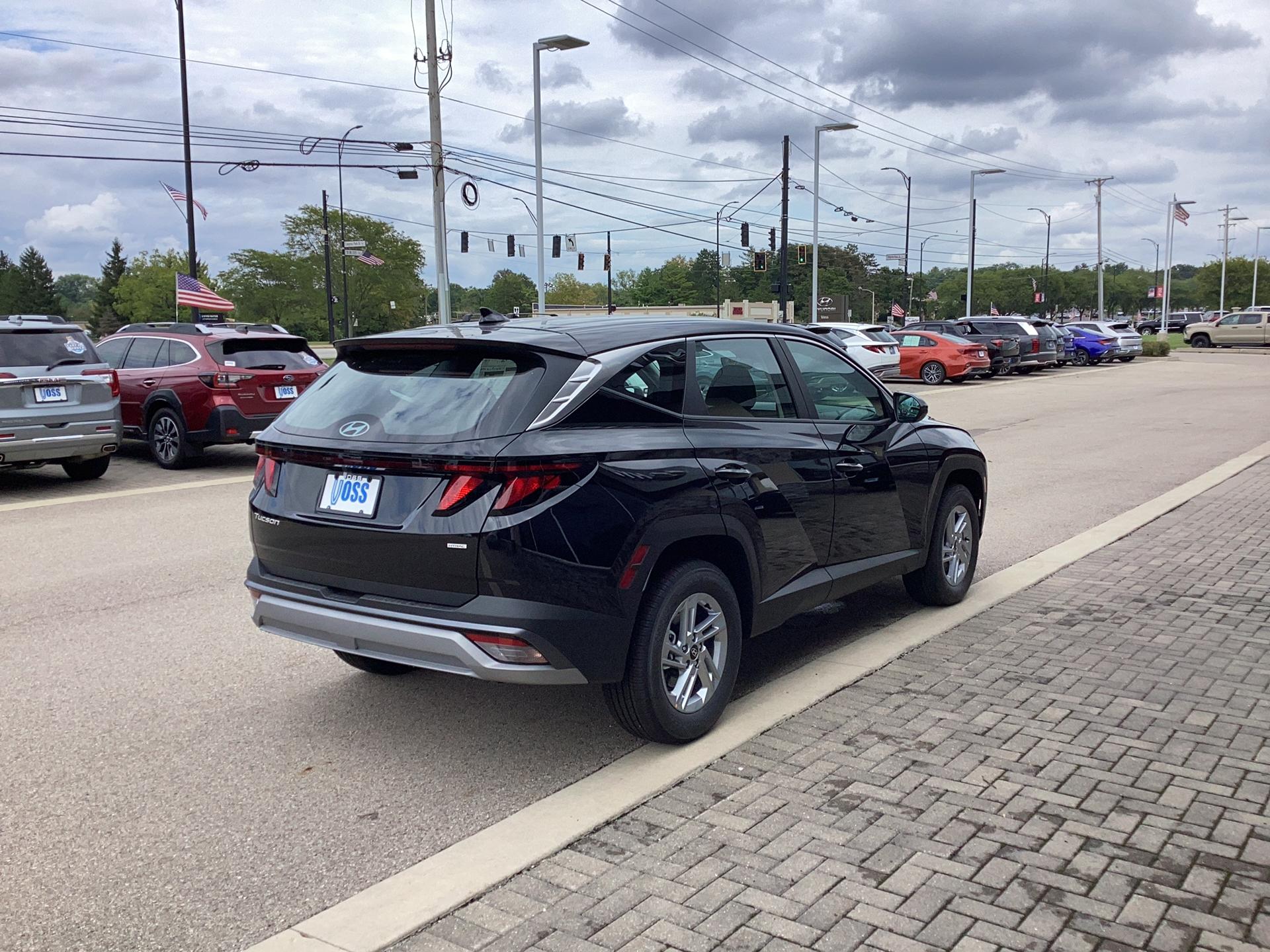 2026 Hyundai Tucson SE AWD, photo 9 of 12