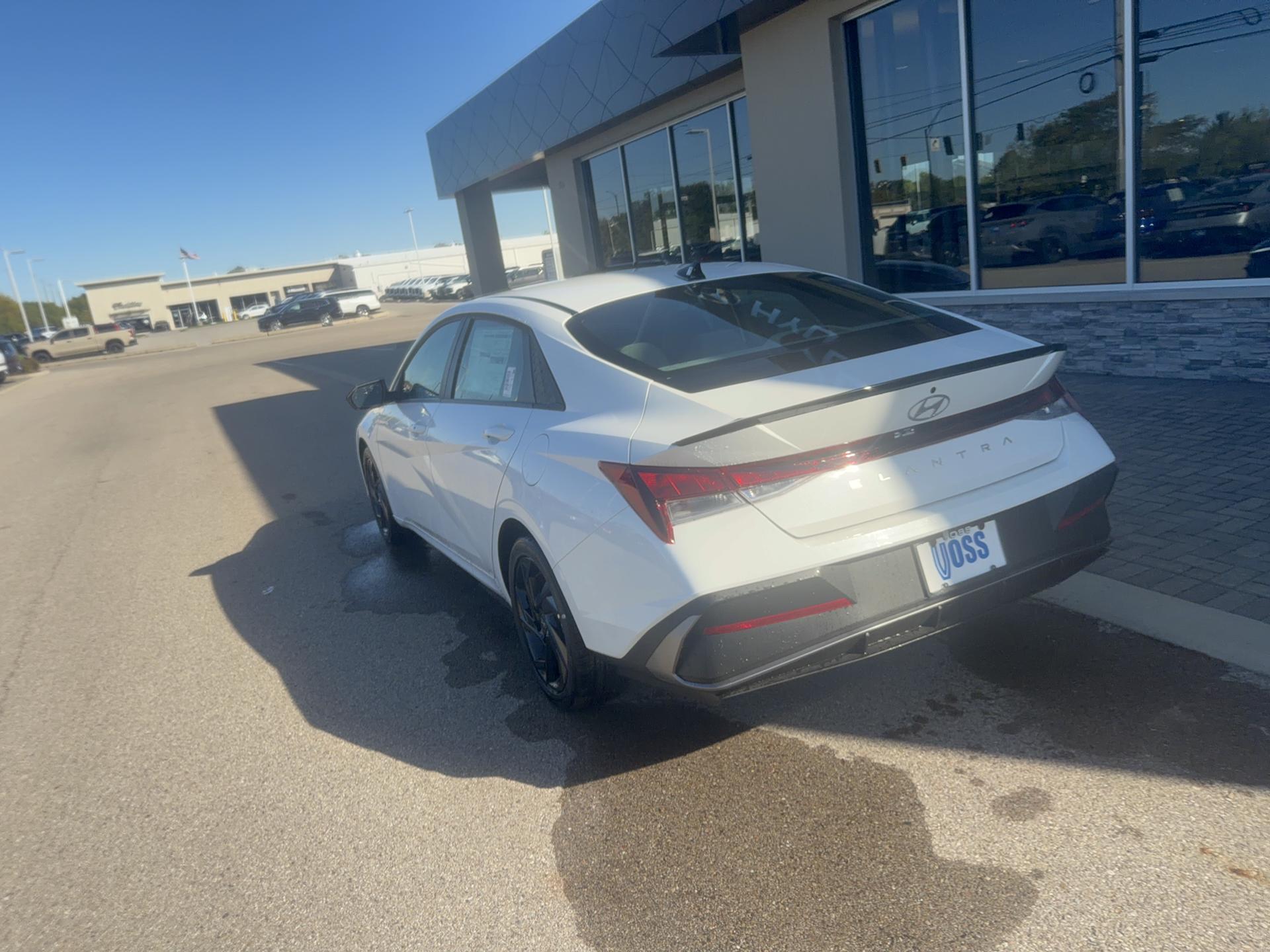 2026 Hyundai Elantra SEL Sport, photo 12 of 12