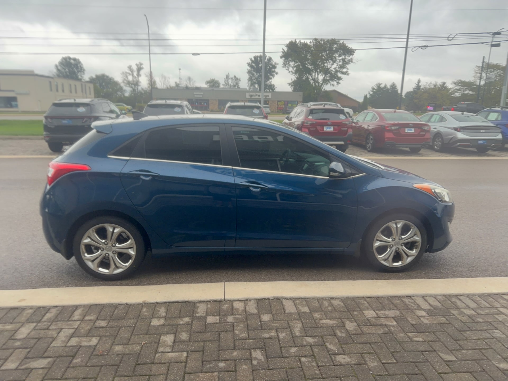 2014 Hyundai Elantra GT Base, photo 2 of 12
