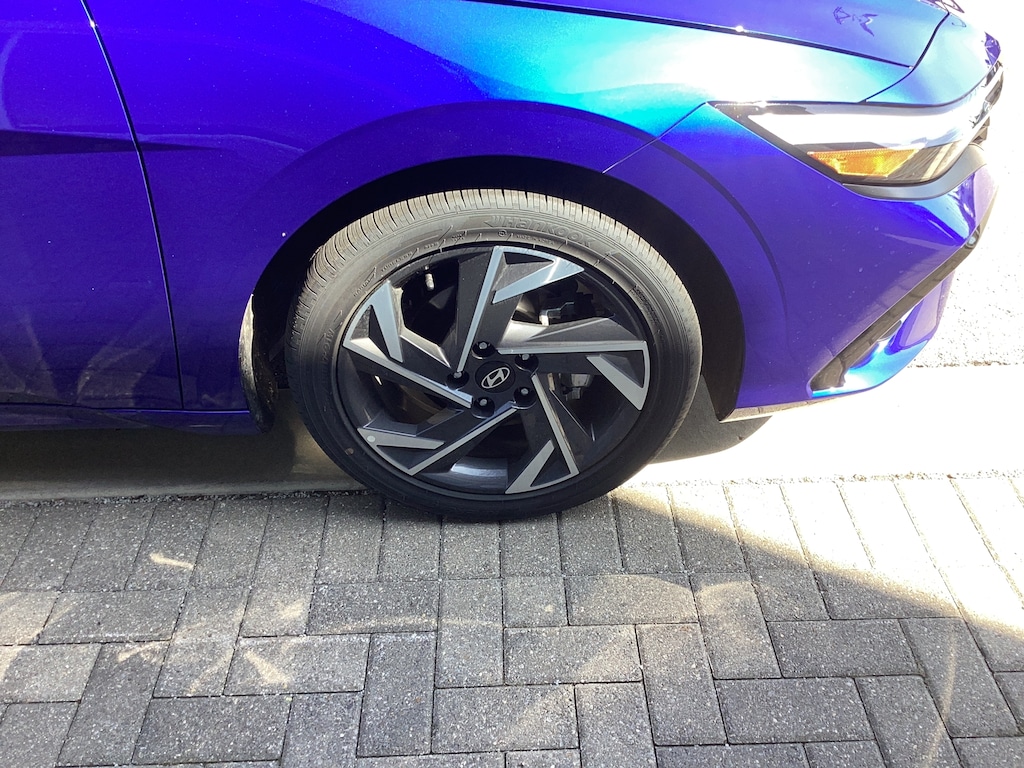 Certified 2025 Hyundai Elantra Limited Sedan
