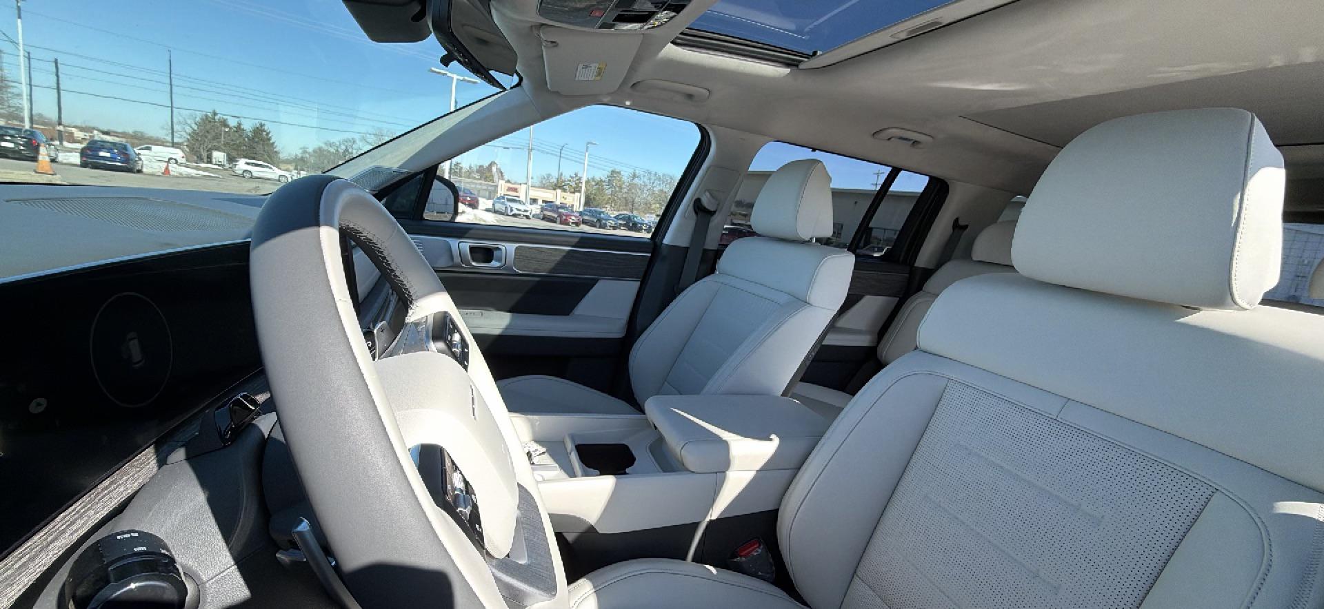 2026 Hyundai Santa Fe Calligraphy AWD, photo 9 of 12