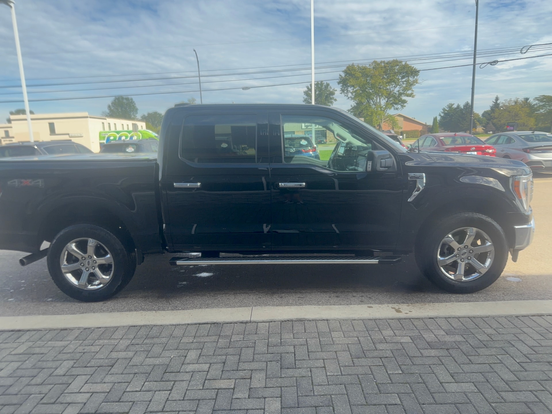 2023 Ford F-150 XLT, photo 2 of 12