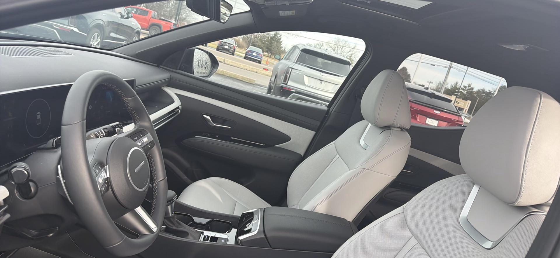 2025 Hyundai Santa Cruz Limited - Photo 11