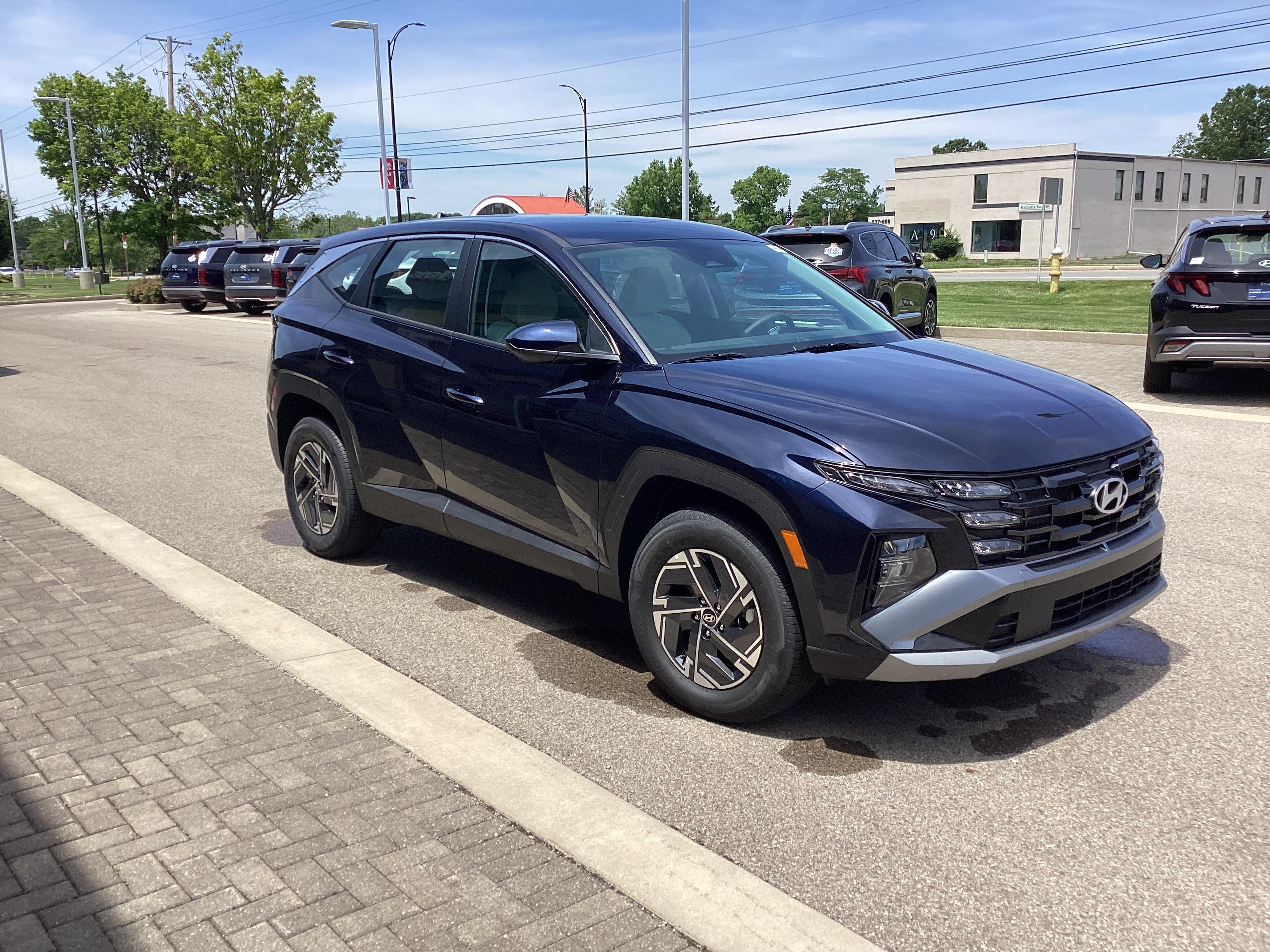 2026 Hyundai Tucson Hybrid Blue, photo 7 of 12