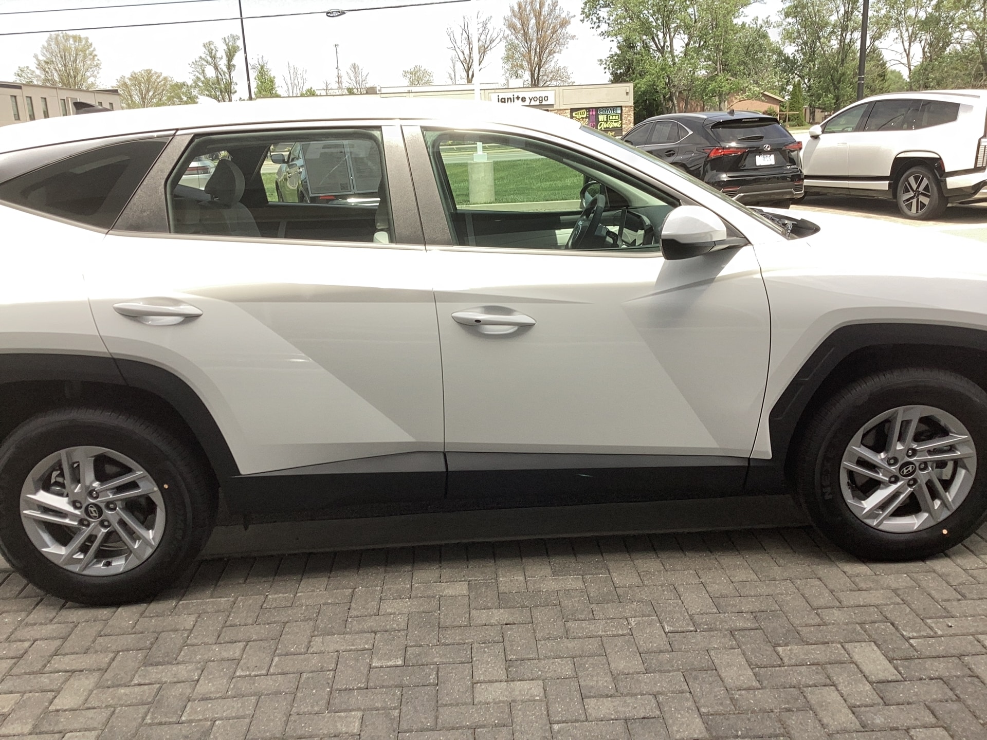 2026 Hyundai Tucson SE, photo 2 of 12