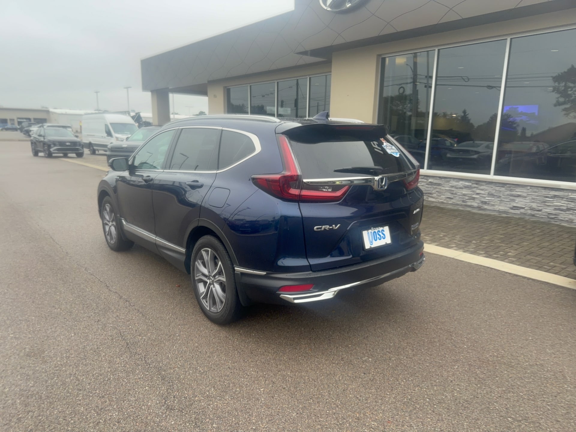 2021 Honda CR-V Hybrid Touring, photo 6 of 12
