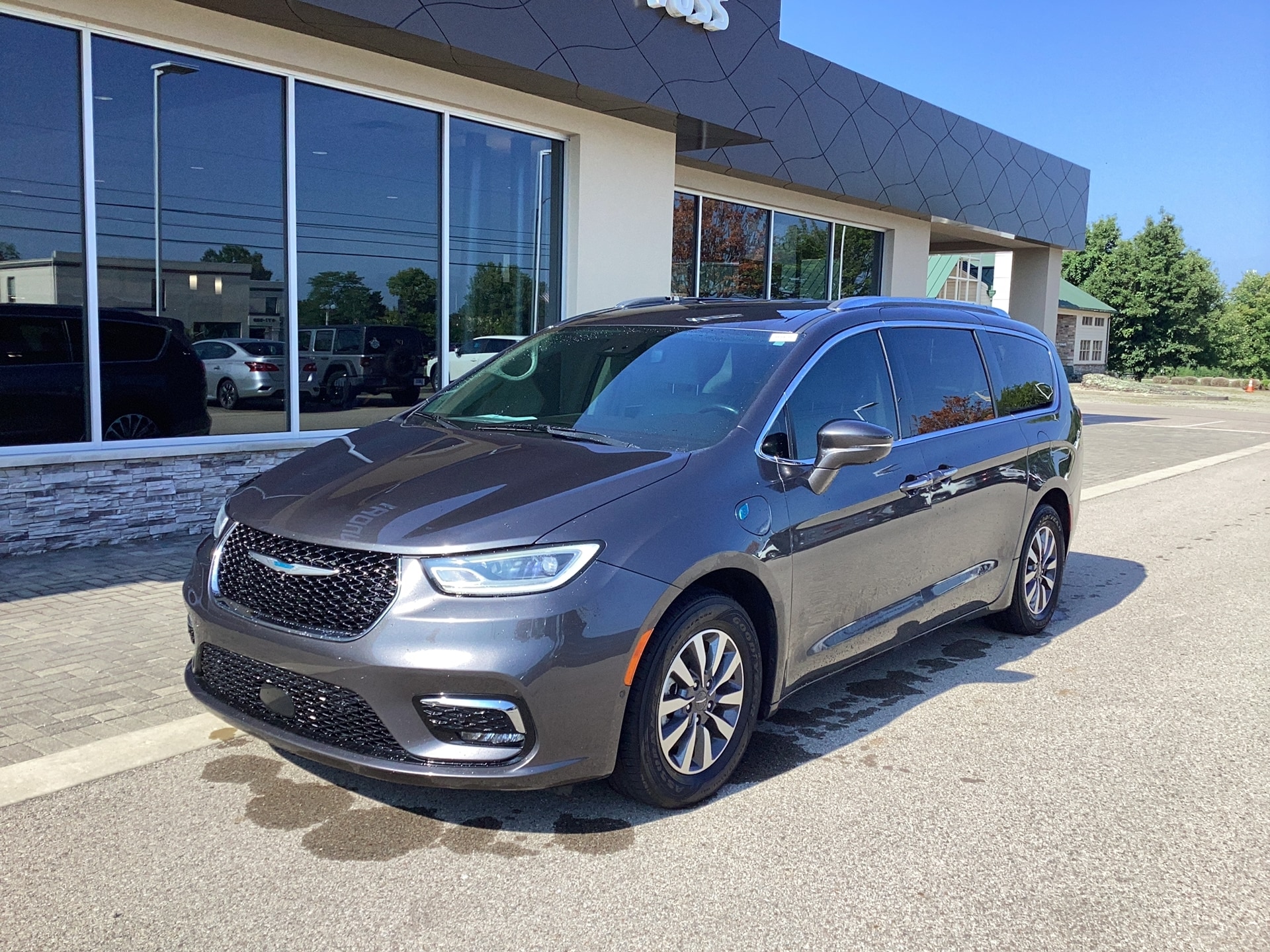 2021 Chrysler Pacifica Hybrid Touring L - Photo 8