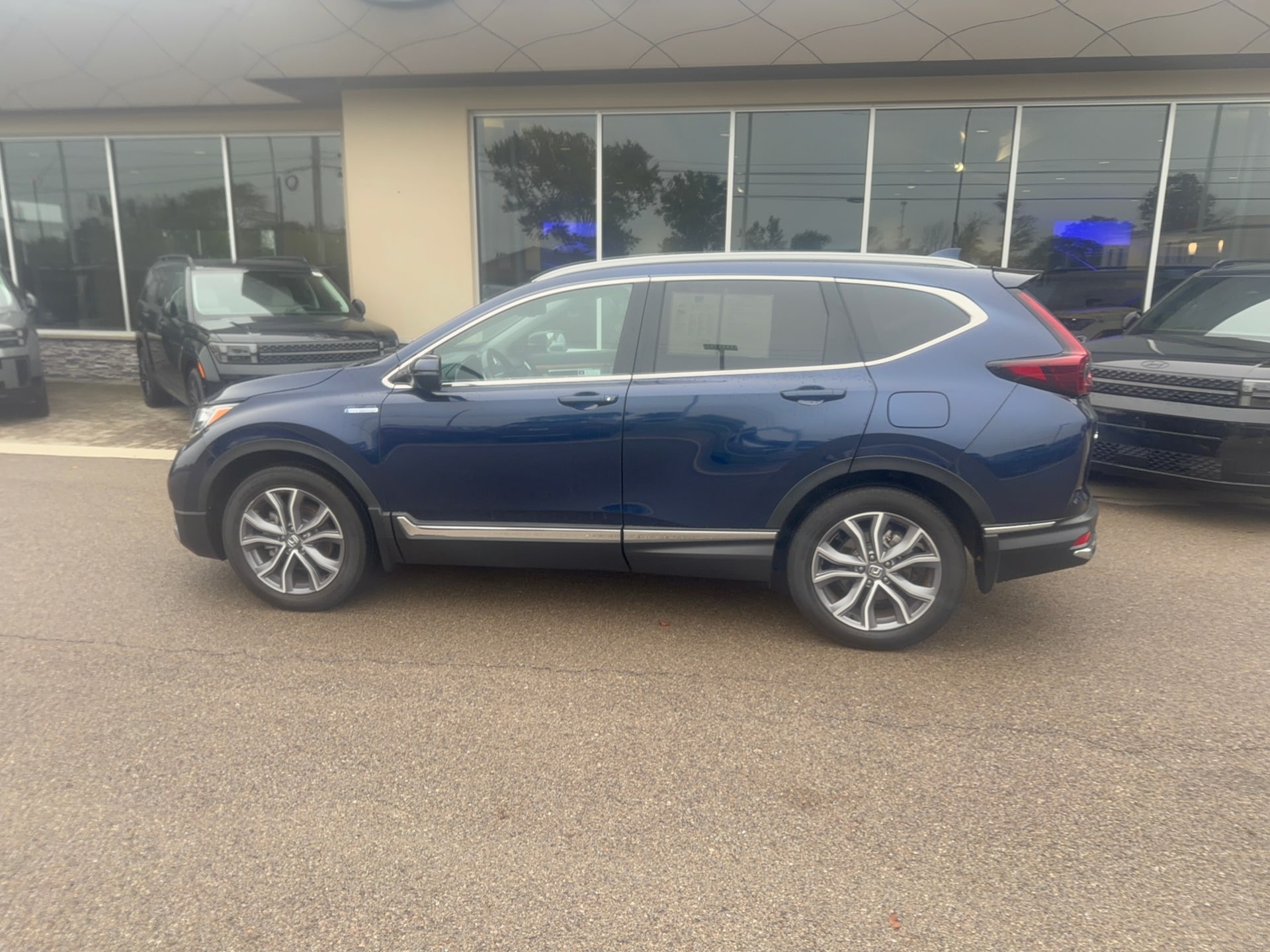 2021 Honda CR-V Hybrid Touring, photo 7 of 12