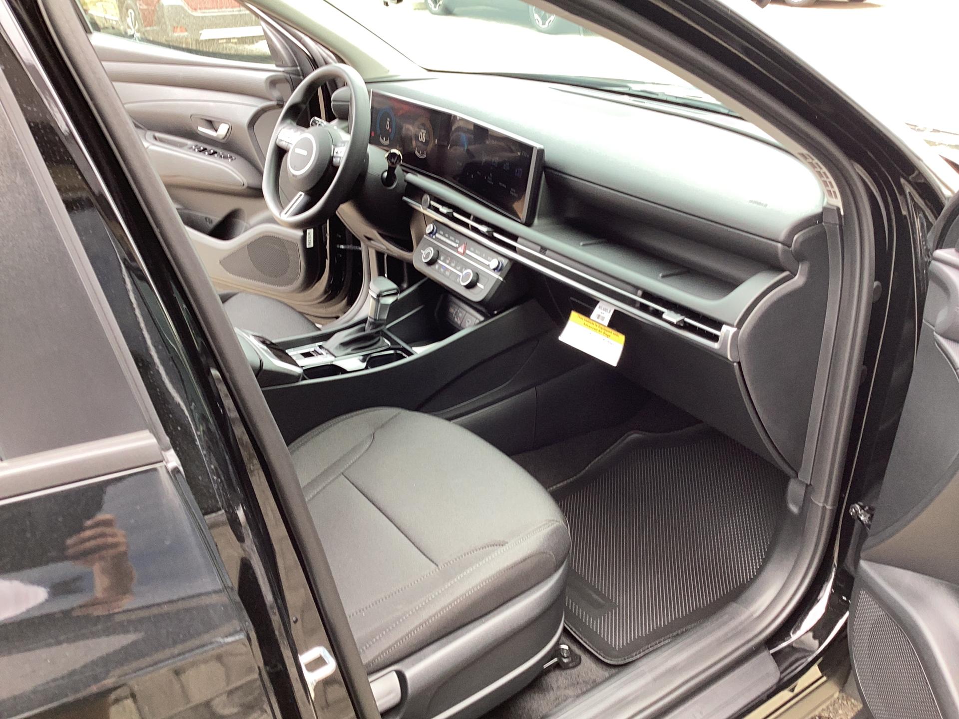 2026 Hyundai Tucson SE AWD, photo 5 of 12