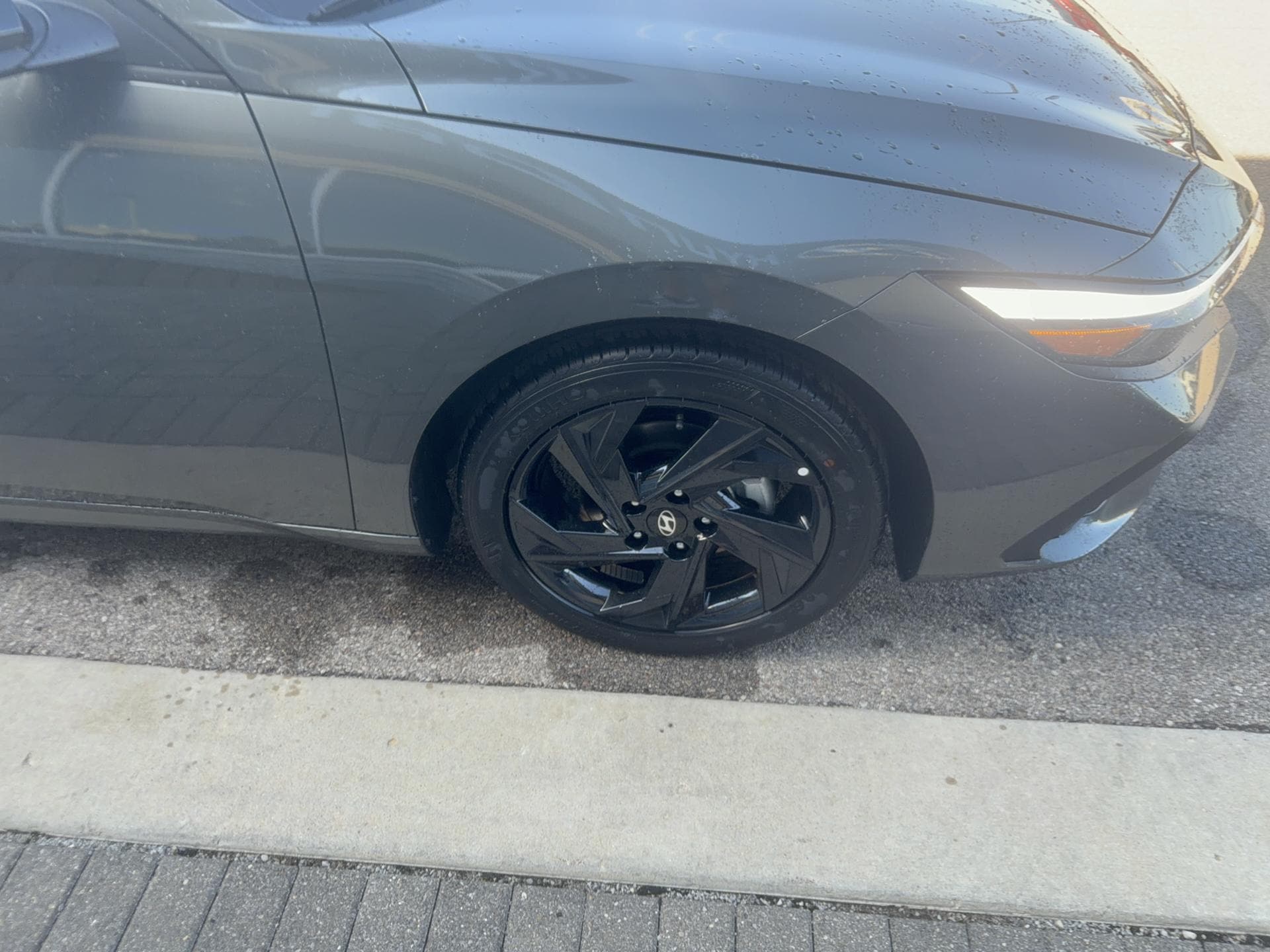 2026 Hyundai Elantra SEL Sport Plus, photo 3 of 12