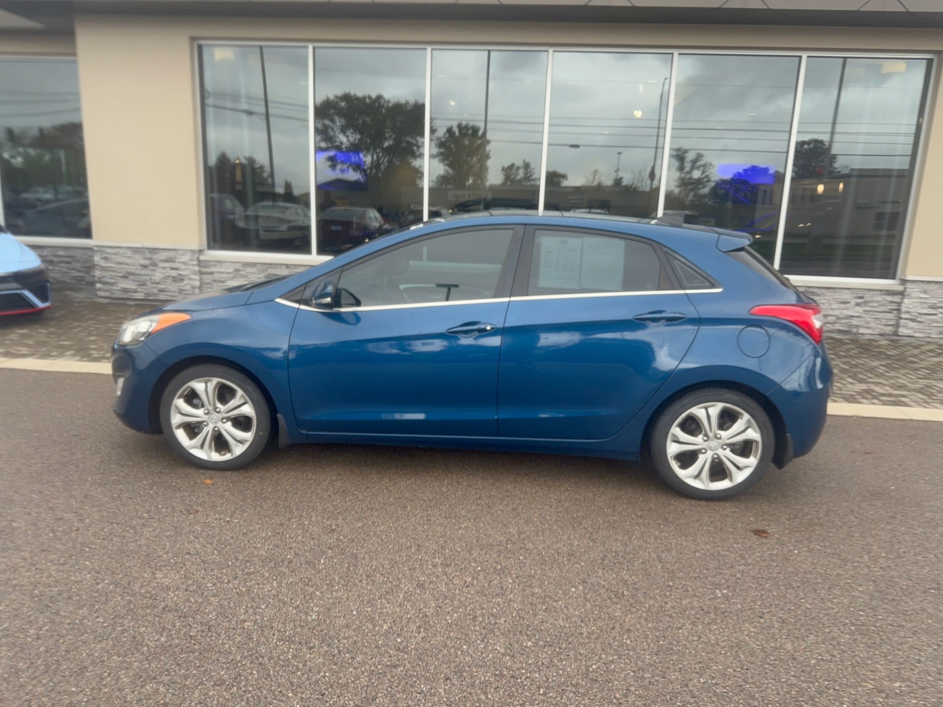 2014 Hyundai Elantra GT Base, photo 7 of 12