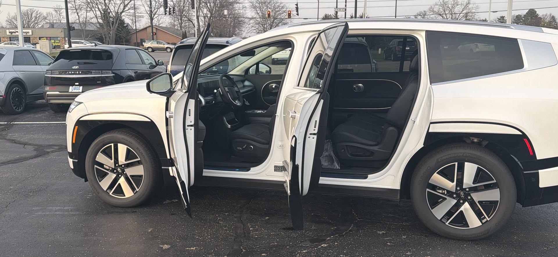 2026 Hyundai IONIQ 9 SEL - Photo 8