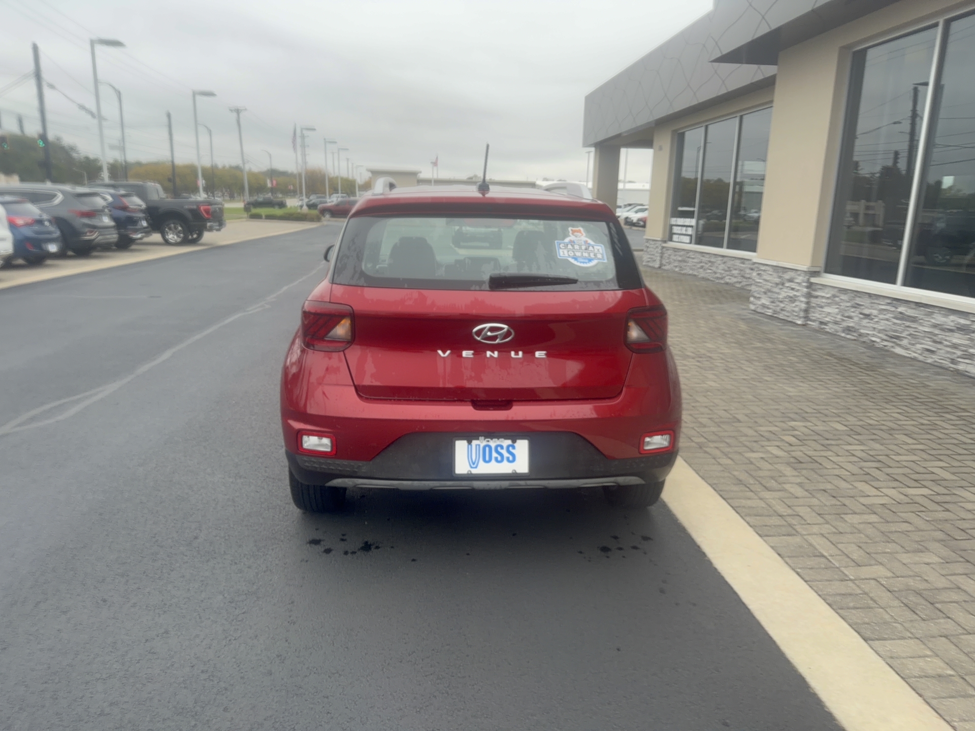2024 Hyundai Venue Limited, photo 5 of 12