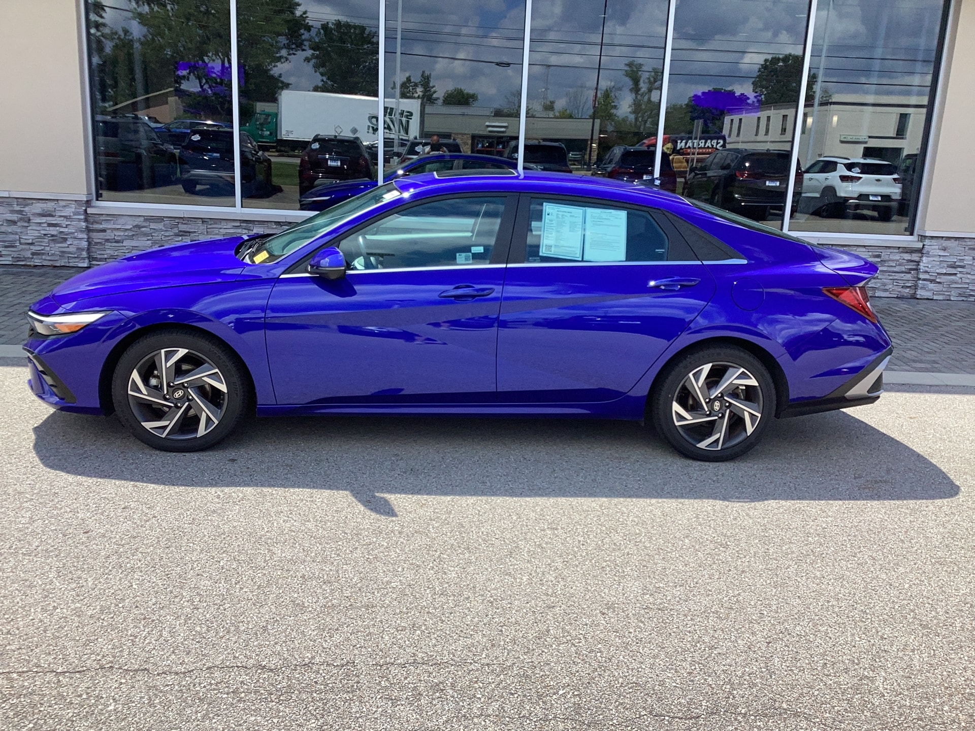 2024 Hyundai Elantra Limited, photo 7 of 12
