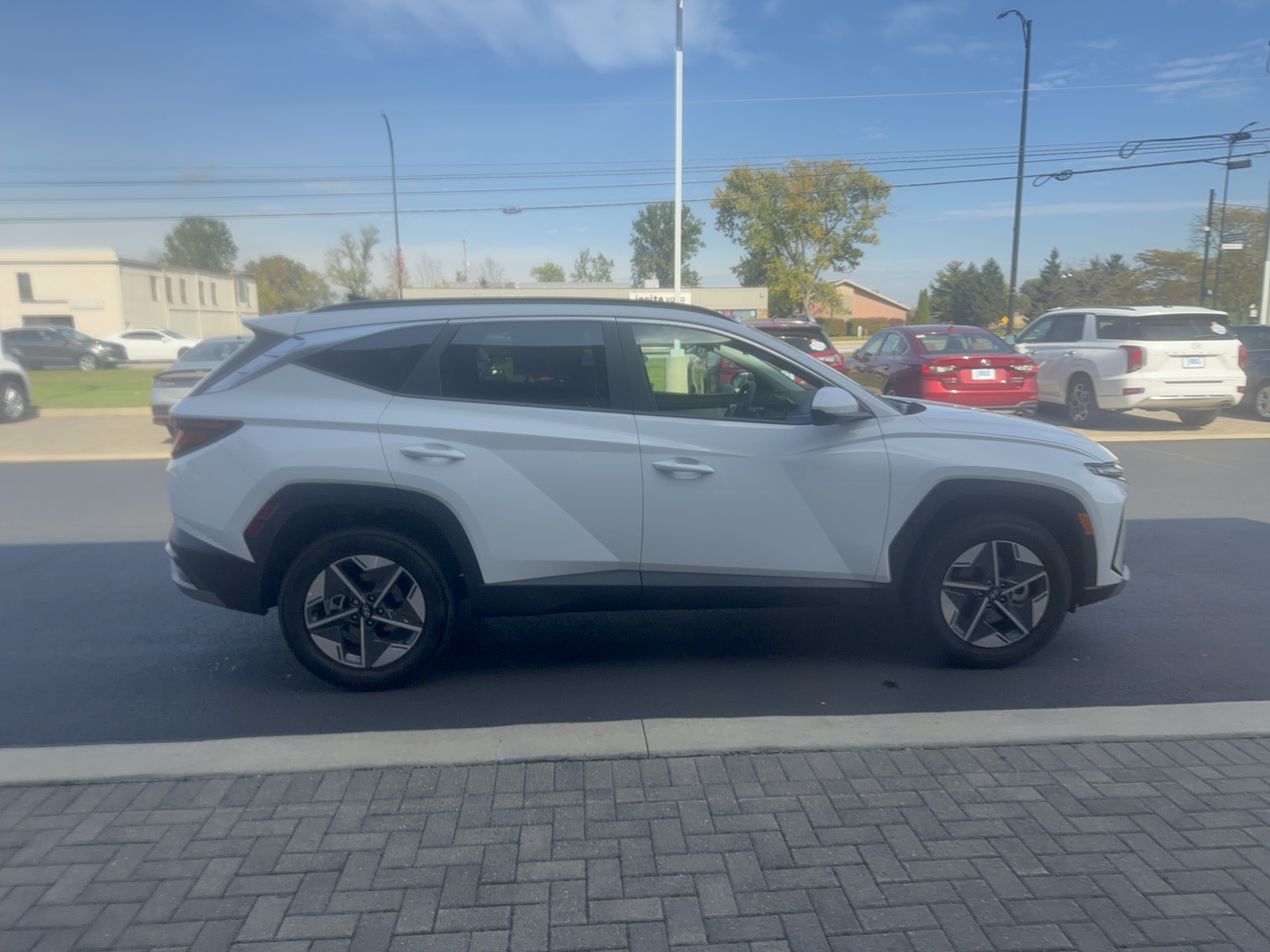 2025 Hyundai Tucson SEL, photo 2 of 12