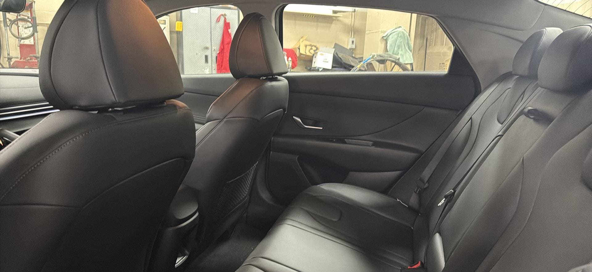 2025 Hyundai Elantra Limited - Photo 11