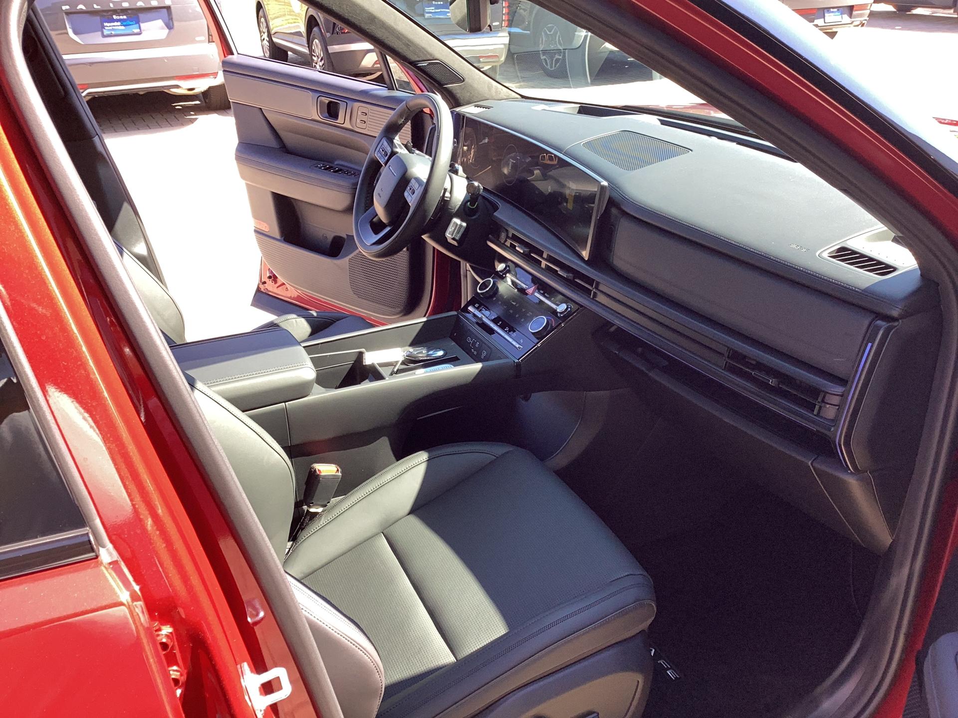 2026 Hyundai Santa Fe Calligraphy AWD, photo 2 of 12