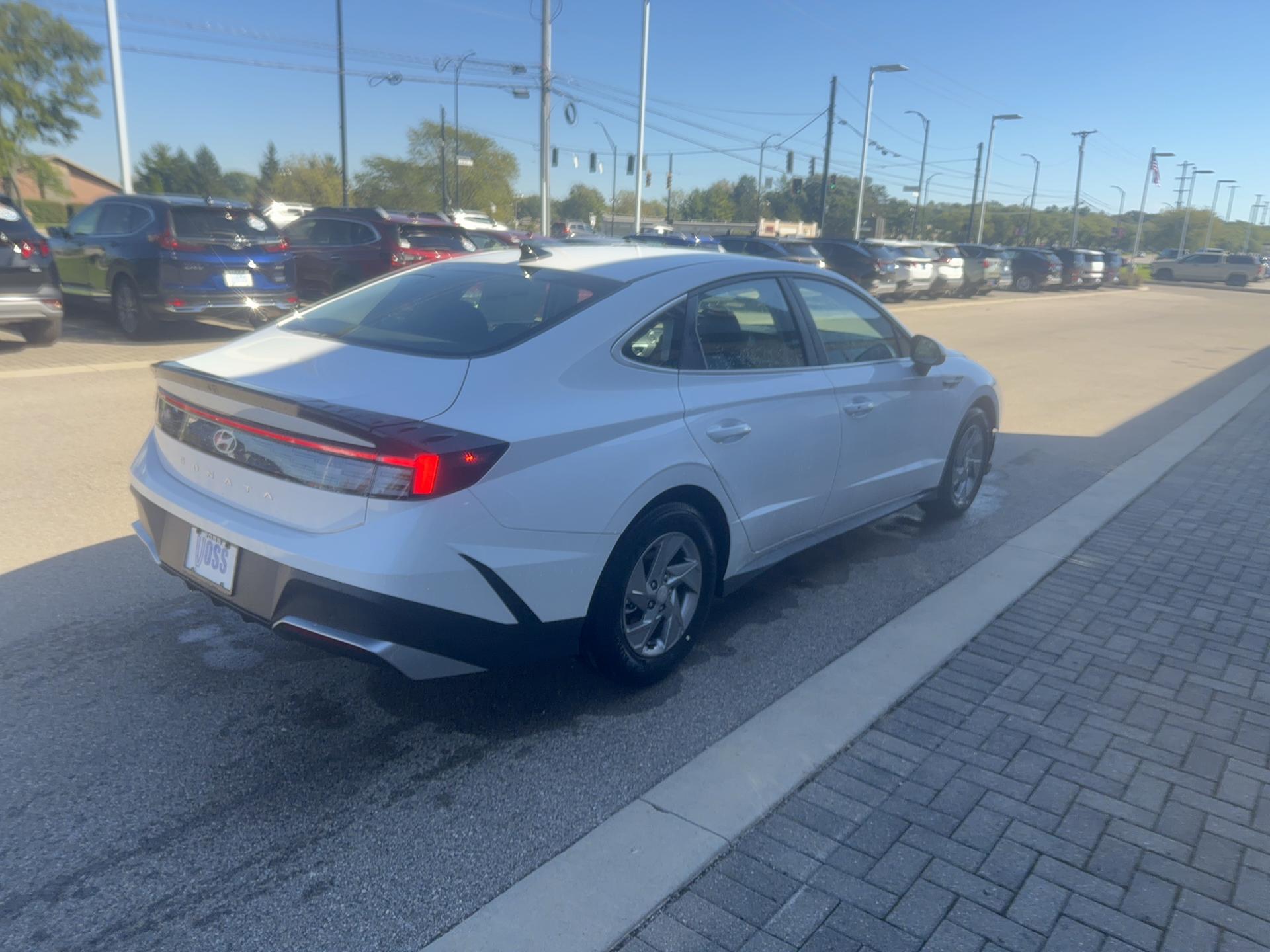 2026 Hyundai Sonata SE, photo 5 of 12