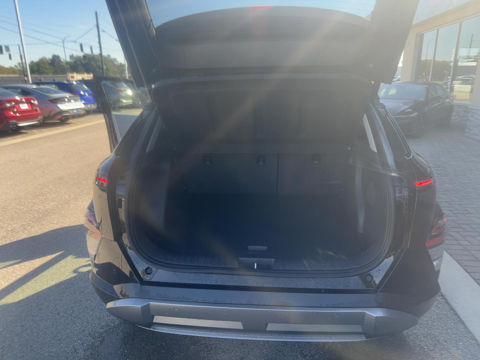 2026 Hyundai Kona Limited AWD, photo 7 of 12