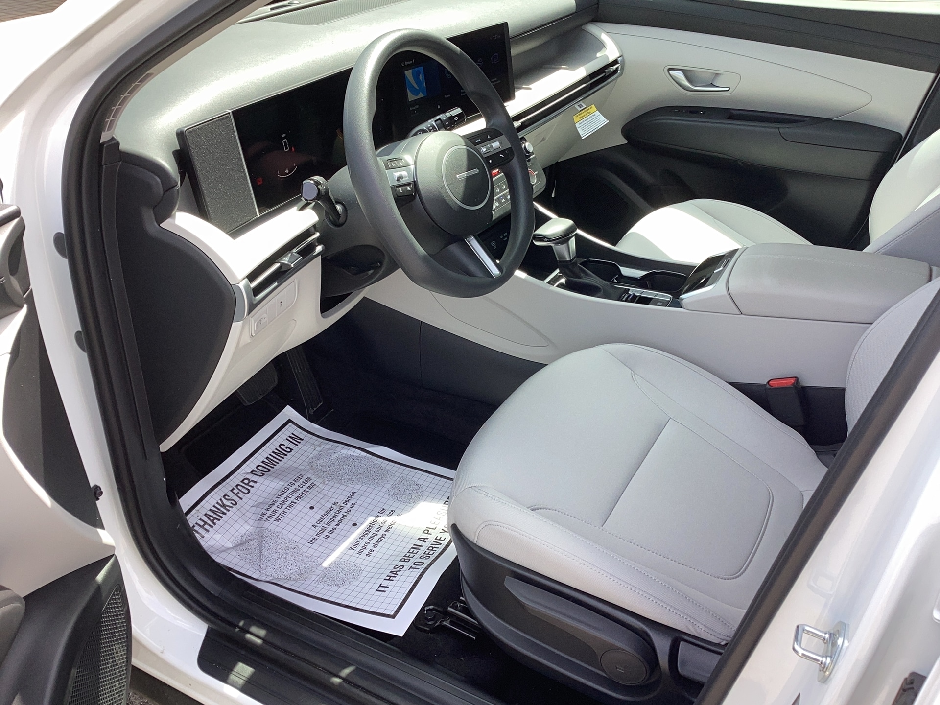 2026 Hyundai Tucson SE, photo 10 of 12