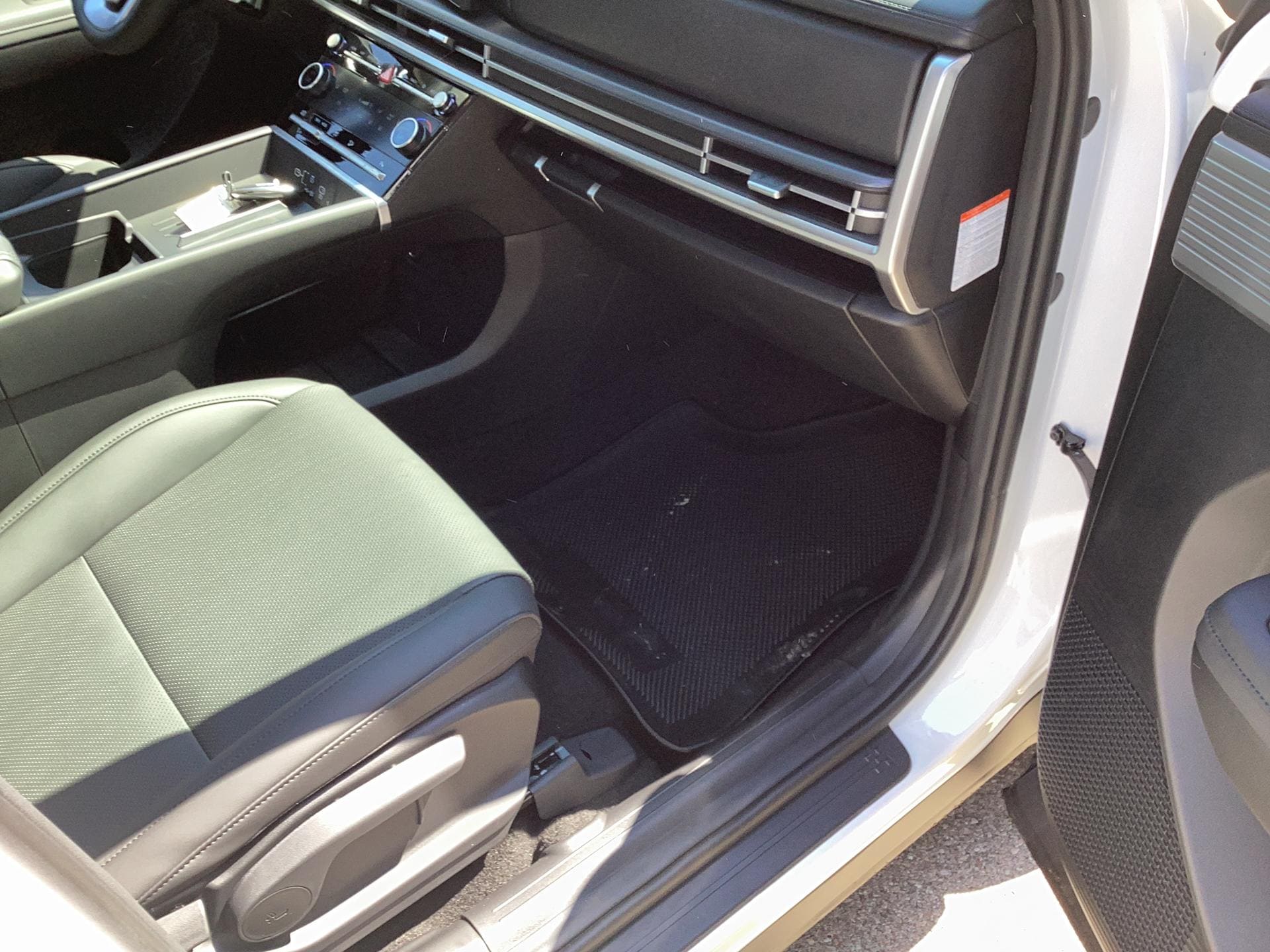 2026 Hyundai Santa Fe Hybrid SEL, photo 11 of 12