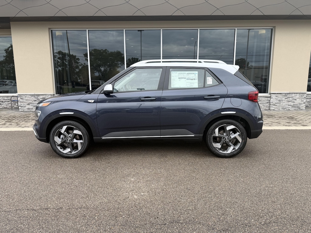 New 2026 Hyundai Venue SEL w/Two-Tone Roof SUV