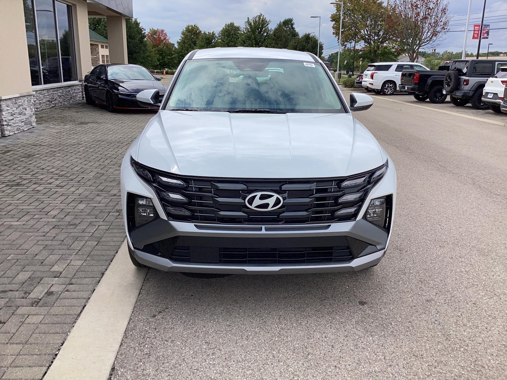 2026 Hyundai Tucson SE AWD, photo 10 of 12