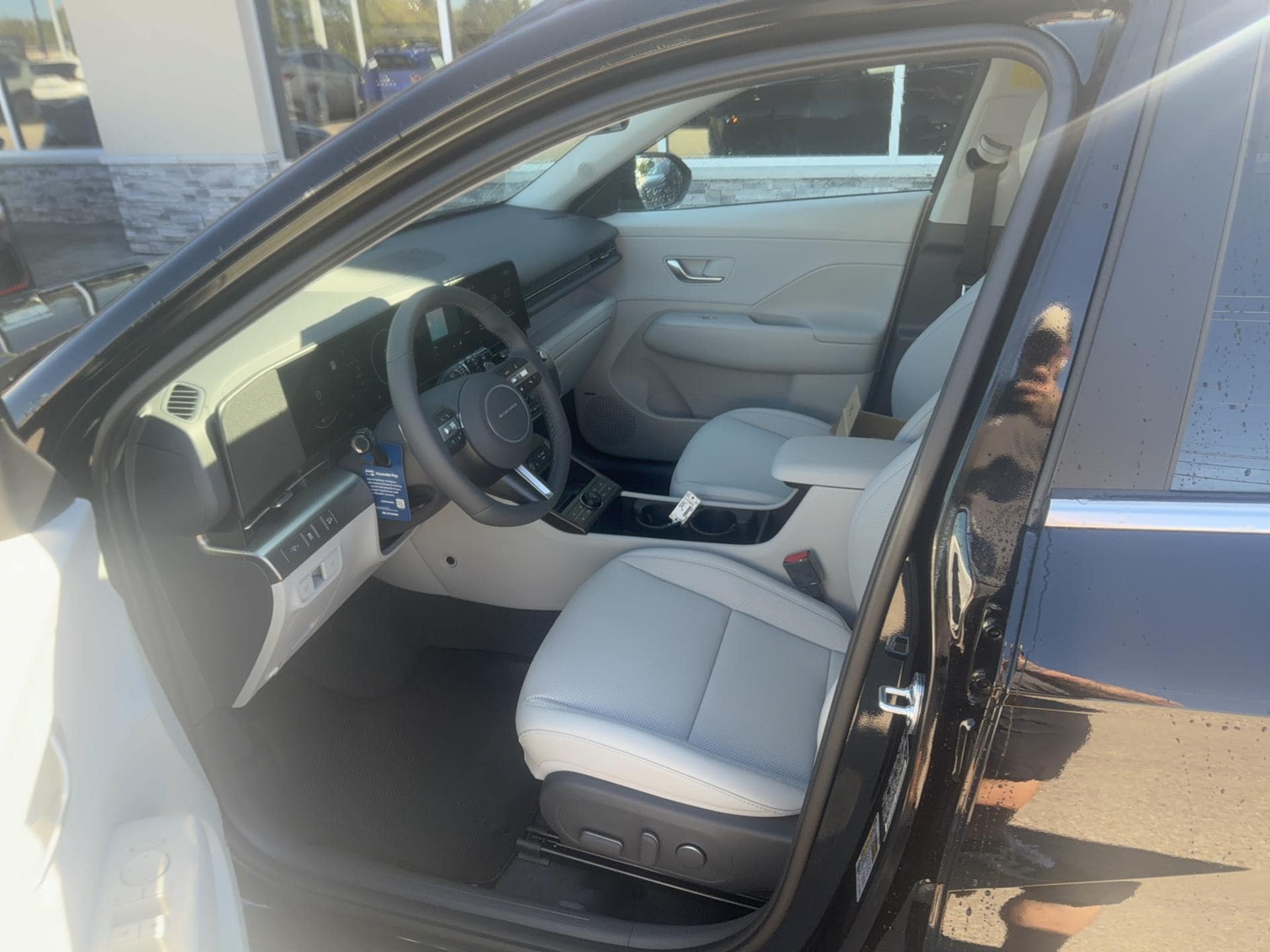 2026 Hyundai Kona Limited AWD, photo 10 of 12