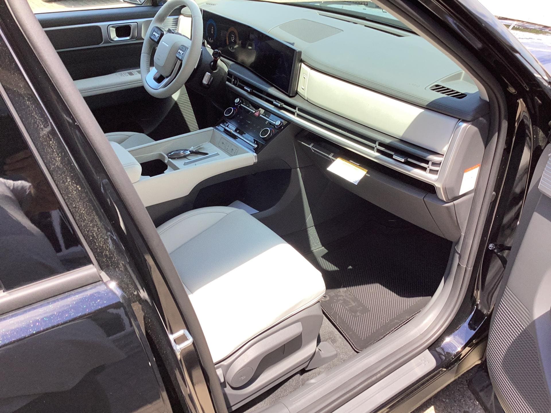 2026 Hyundai Santa Fe Hybrid SEL, photo 11 of 12
