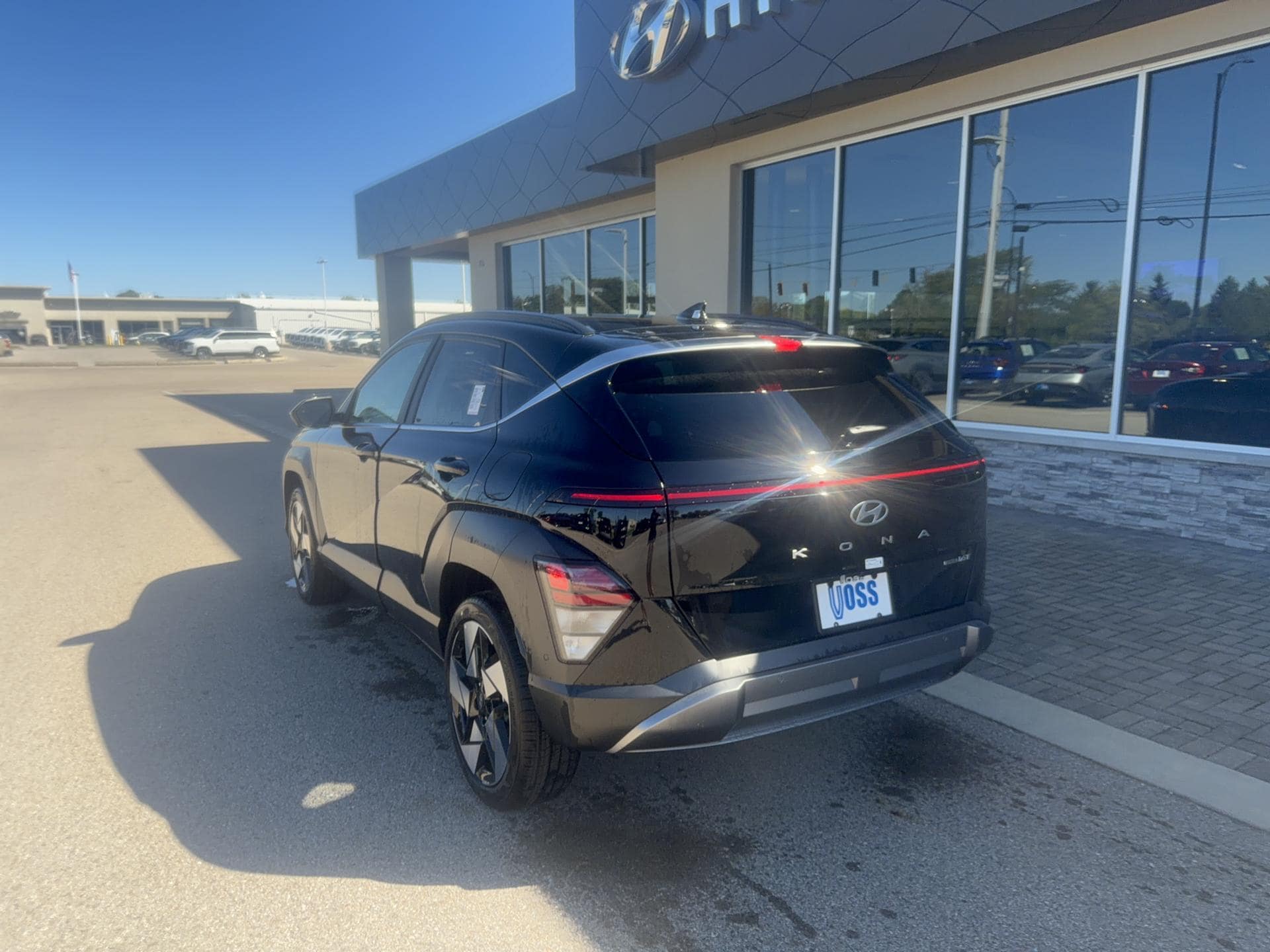 2026 Hyundai Kona Limited AWD, photo 7 of 12