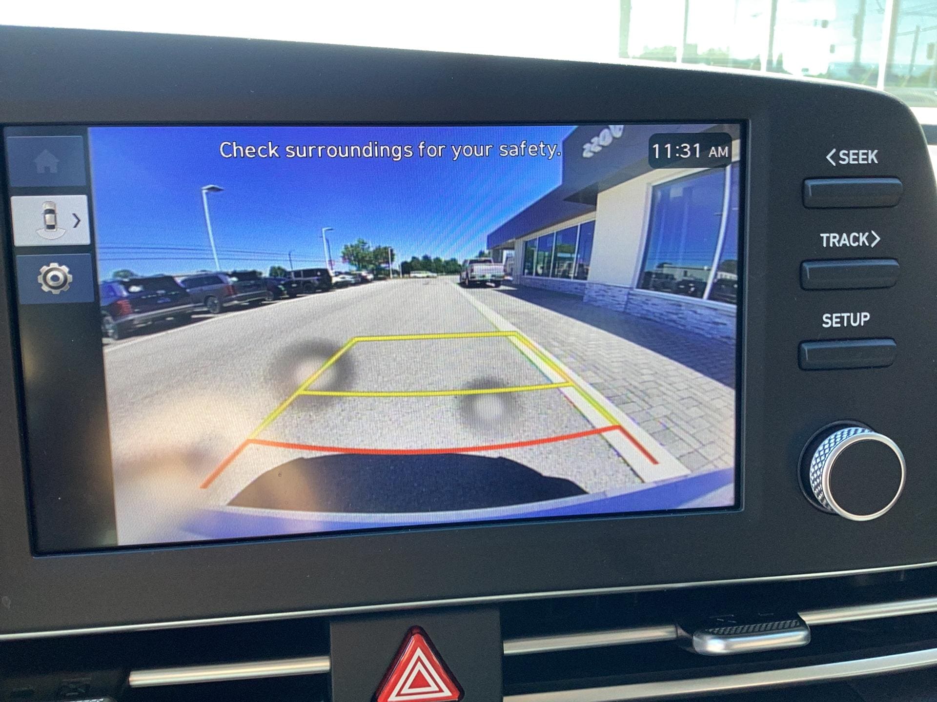 2026 Hyundai Elantra SE, photo 2 of 12