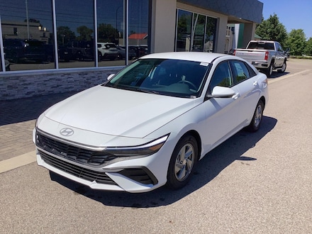 2026 Hyundai Elantra SE Sedan Front-Wheel Drive
