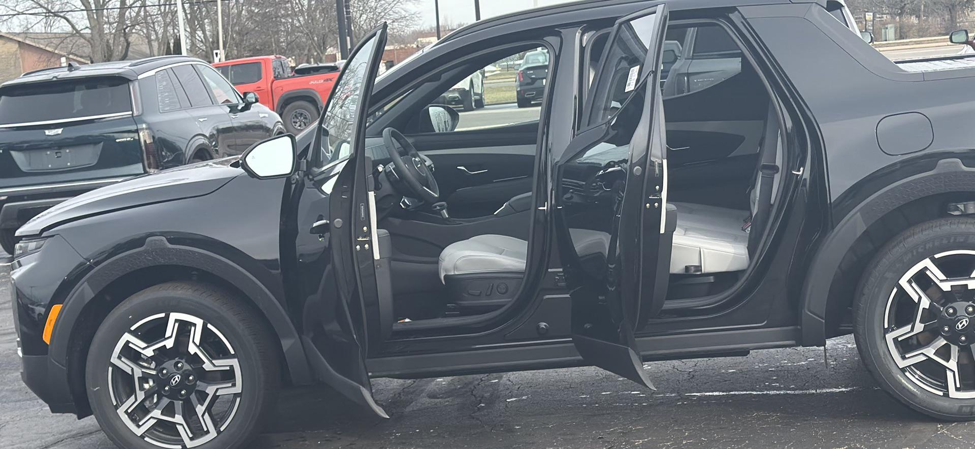 2025 Hyundai Santa Cruz Limited - Photo 9