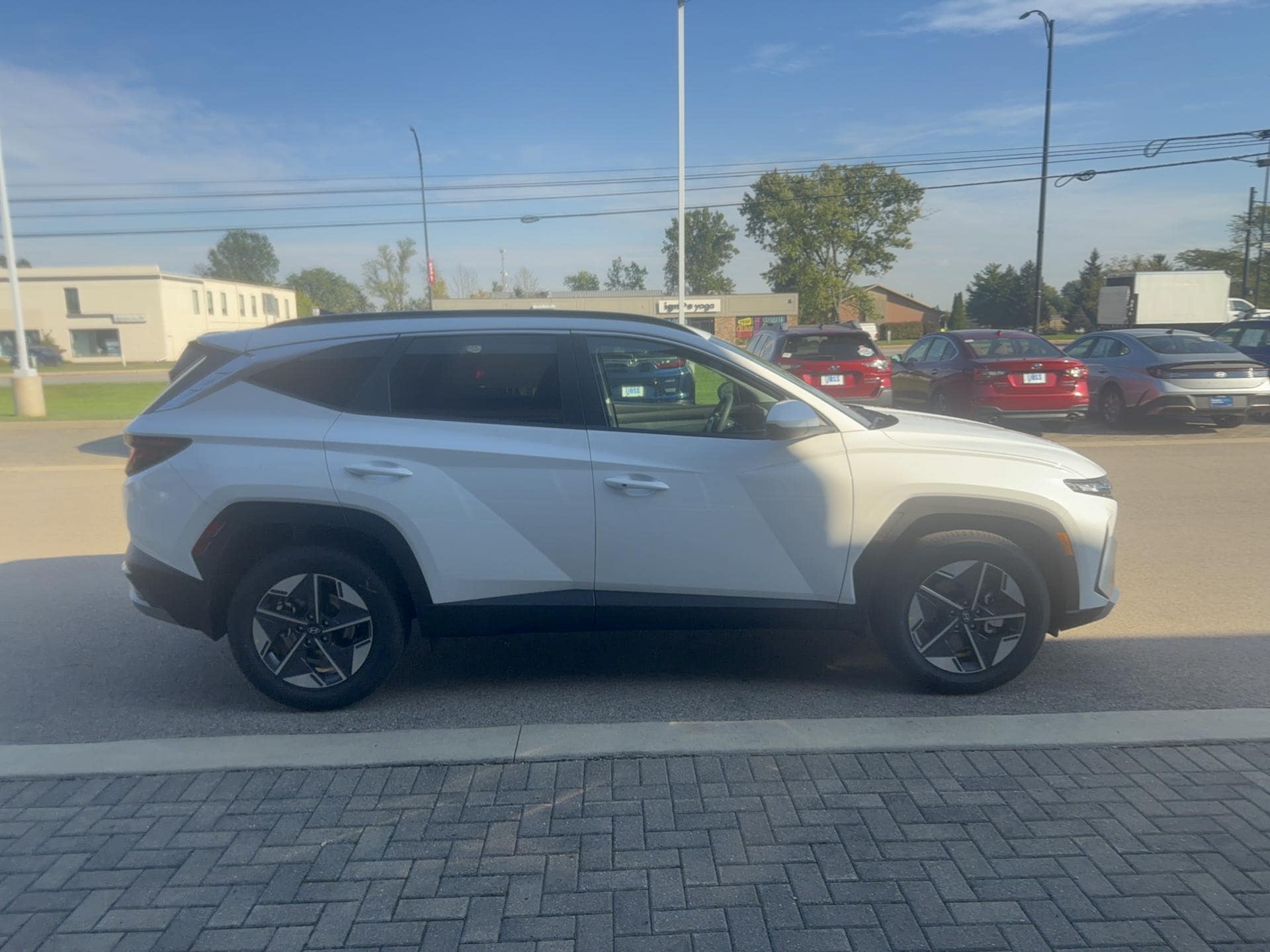2026 Hyundai Tucson Hybrid SEL AWD, photo 7 of 12