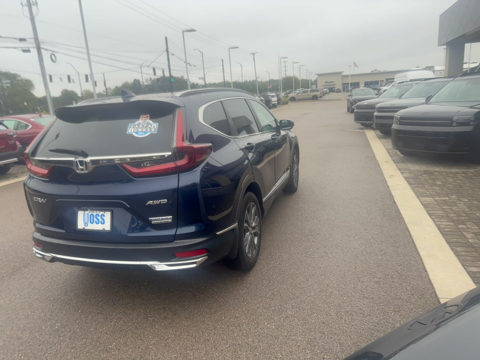 2021 Honda CR-V Hybrid Touring, photo 3 of 12