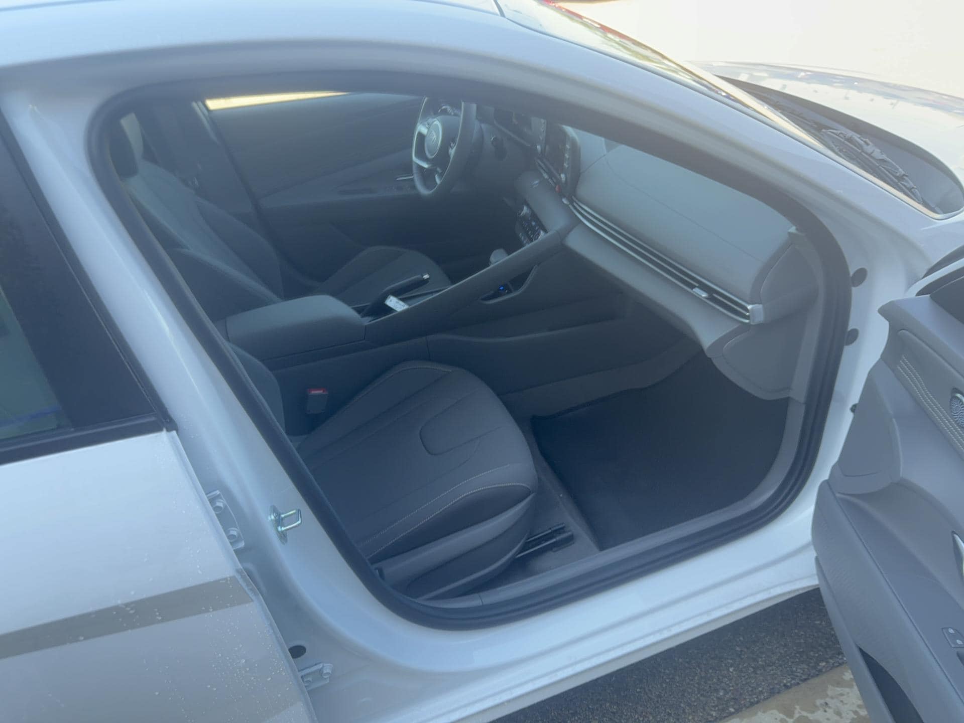 2026 Hyundai Elantra SEL Sport, photo 3 of 12
