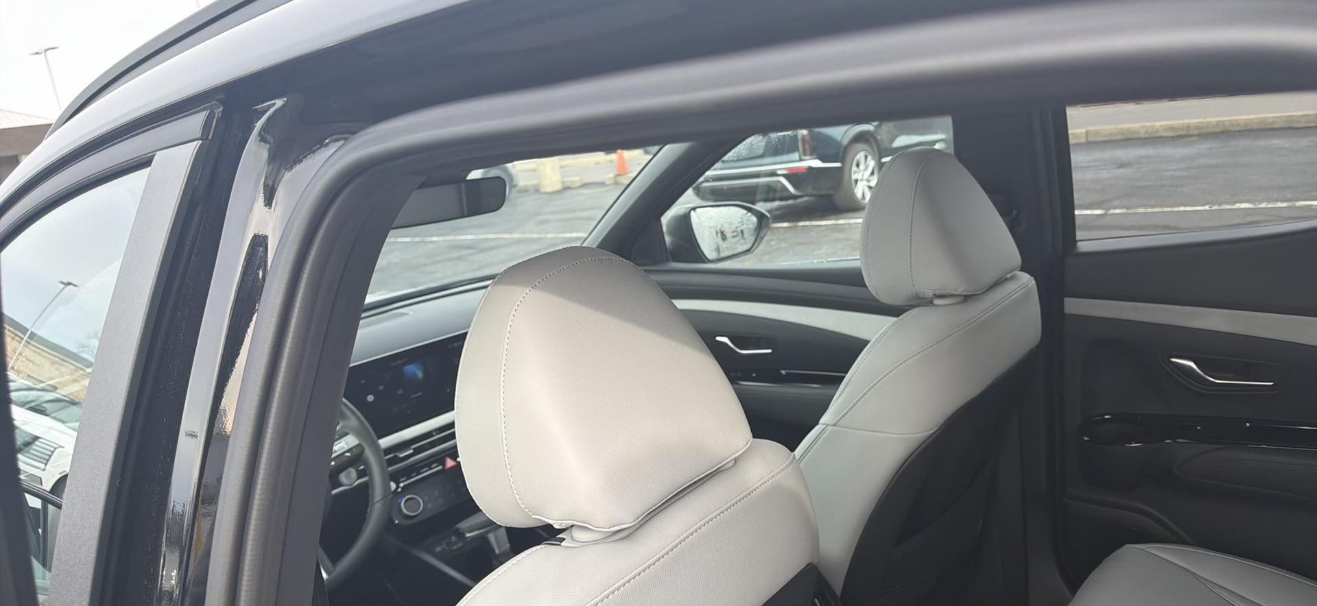 2025 Hyundai Santa Cruz Limited - Photo 13